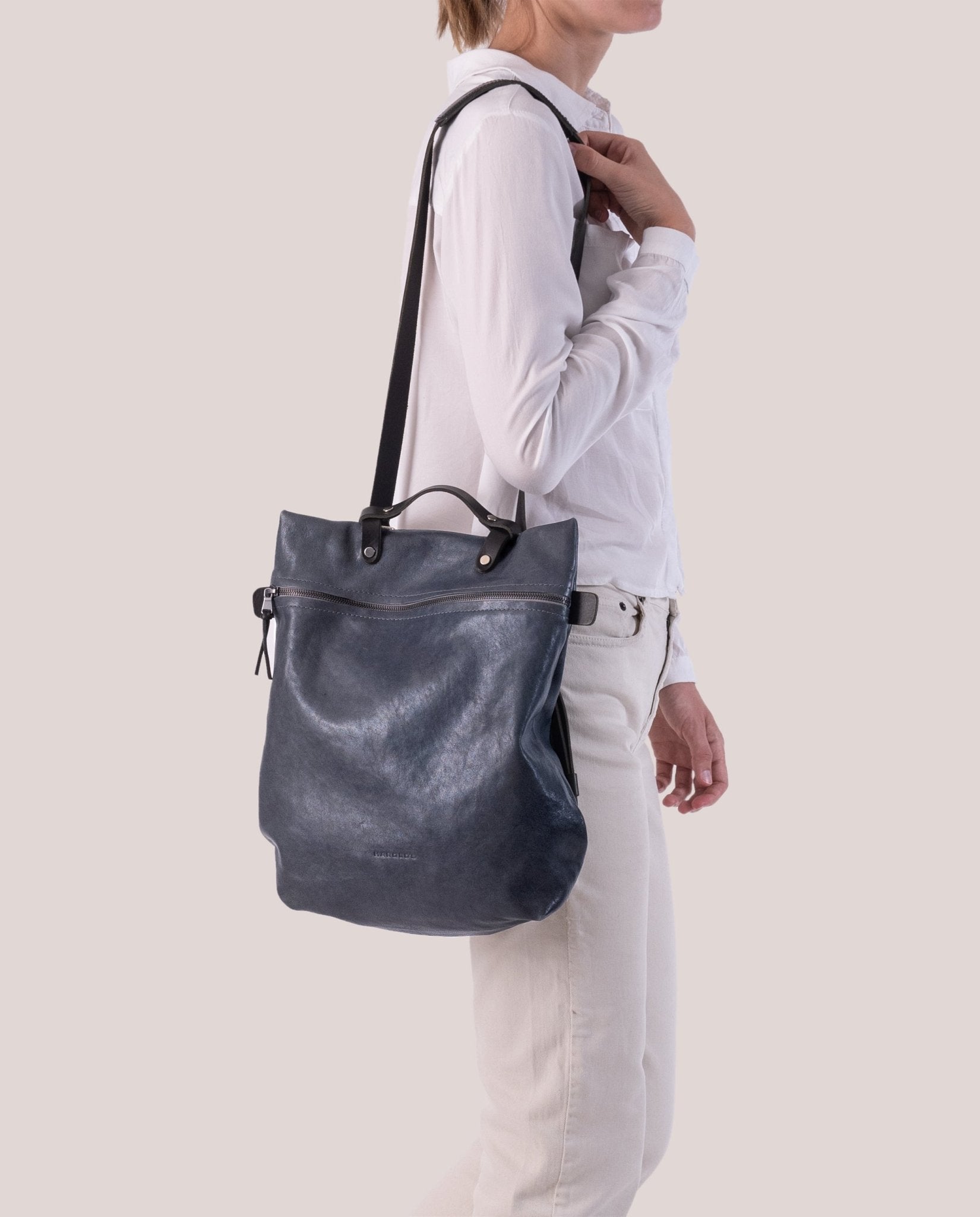 harolds-nabuku-backpack-rucksack-schwarz-nubukleder-a4 image 3
