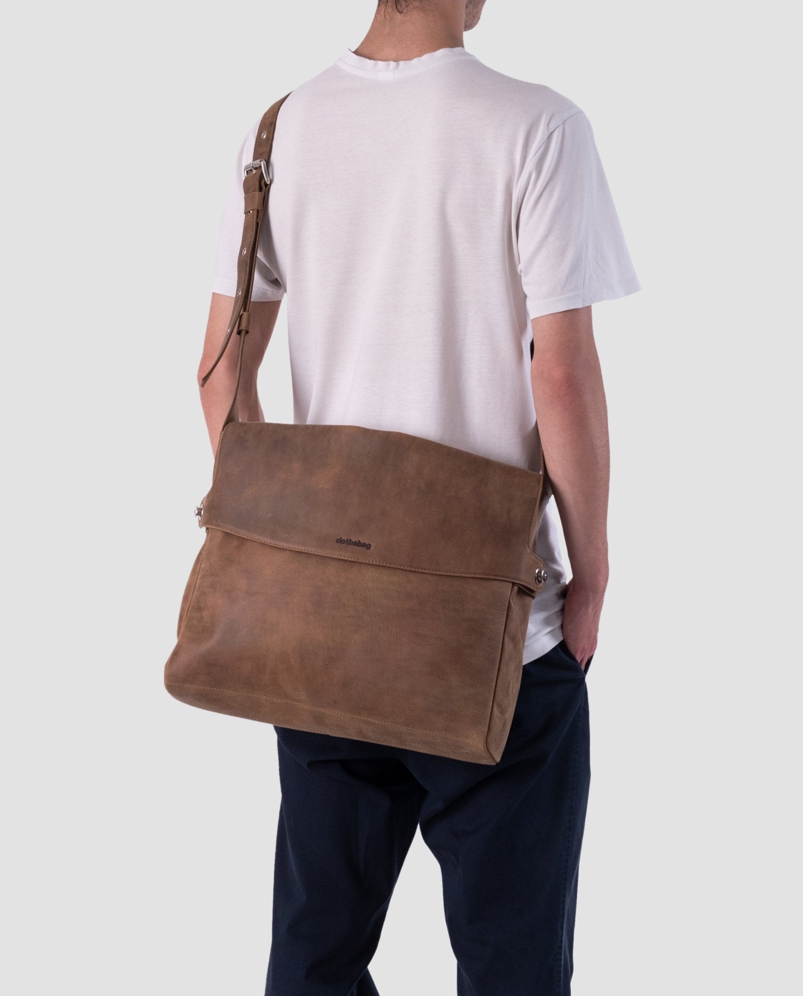 harolds-raboisonbag-notebook-l-kuriertasche-schwarz-leder image 2