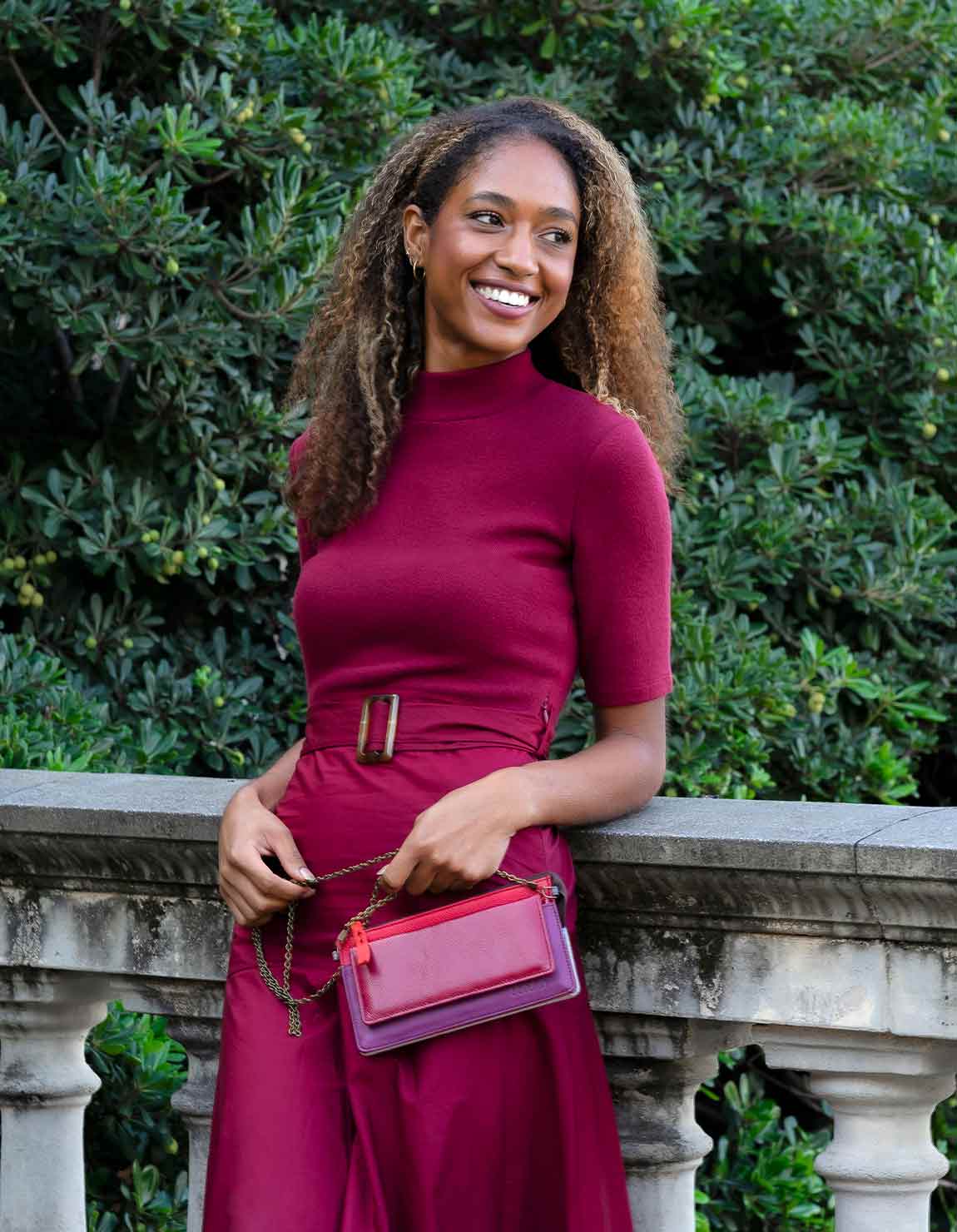 soruka-mons-clutch-abendtasche-rot-kette-leder image 5