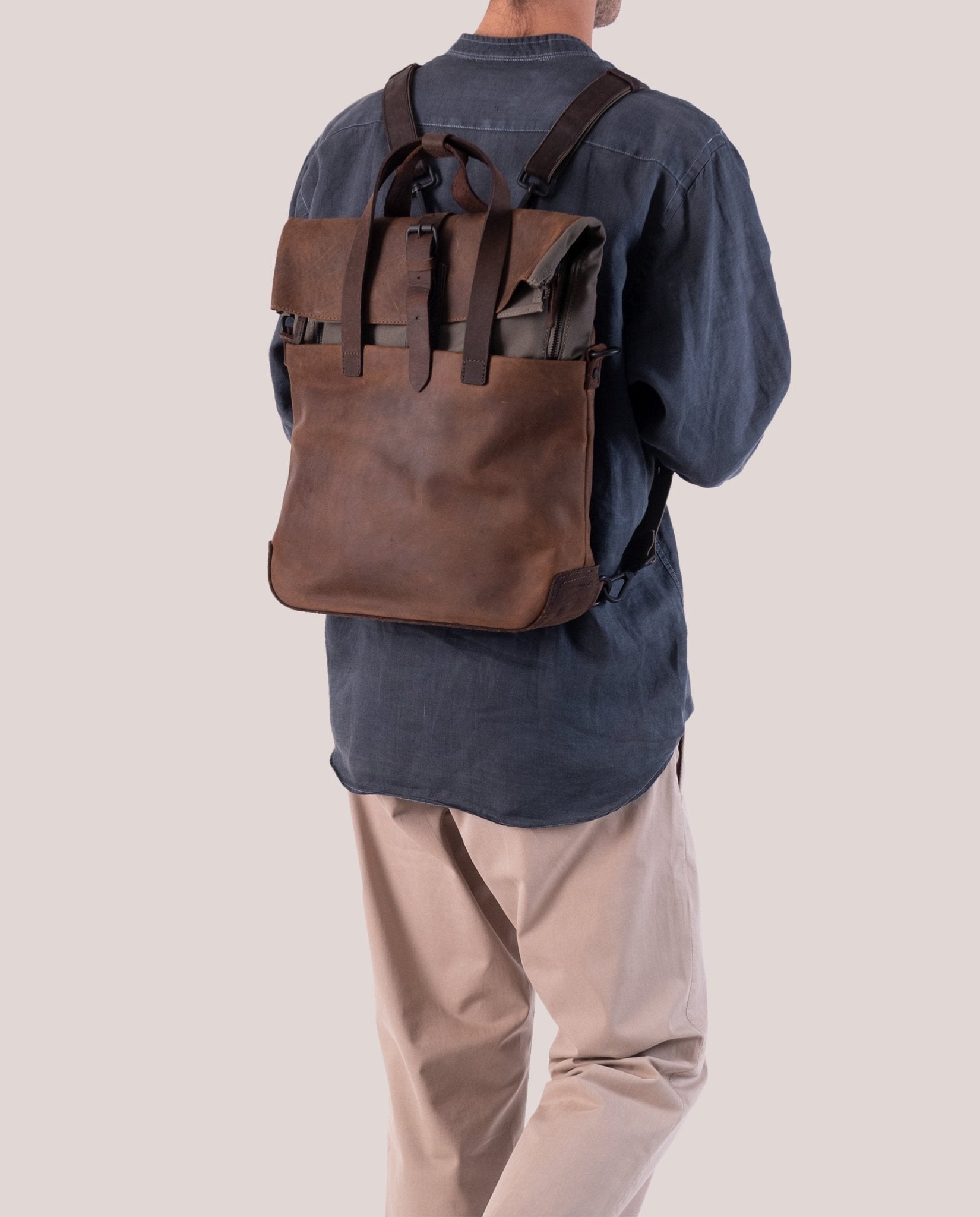 harolds-submarine-backpack-l-rucksack-natur-notebook-leder image 2