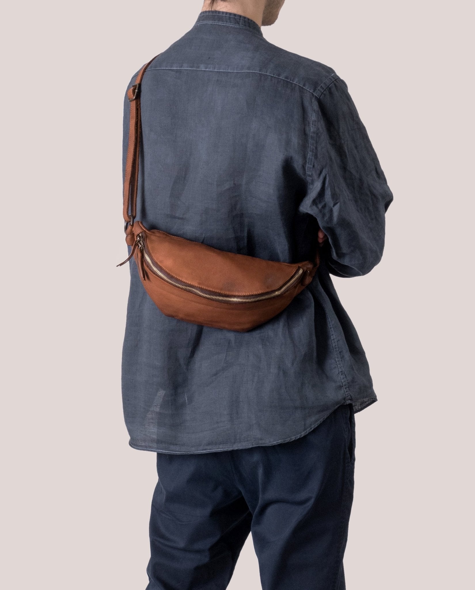 harolds-submarine-hipbag-g-rteltasche-schwarz-rindleder image 2
