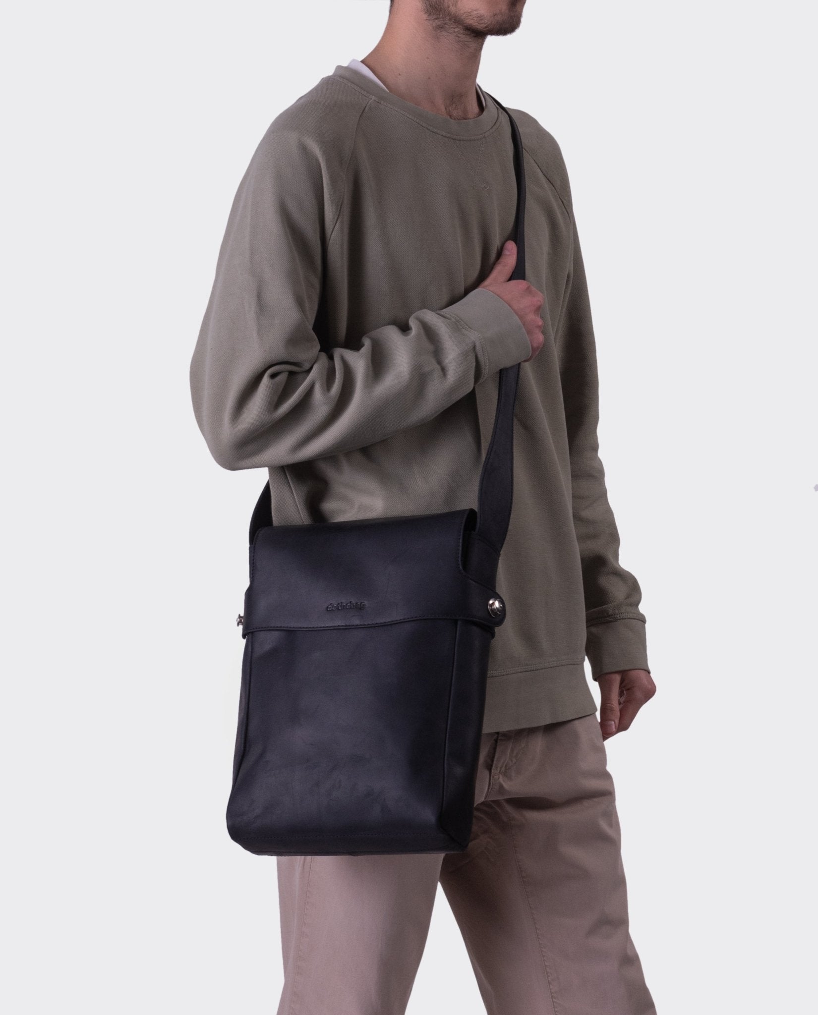 harolds-raboisonbag-up-end-l-kuriertasche-schwarz-a4-leder image 2