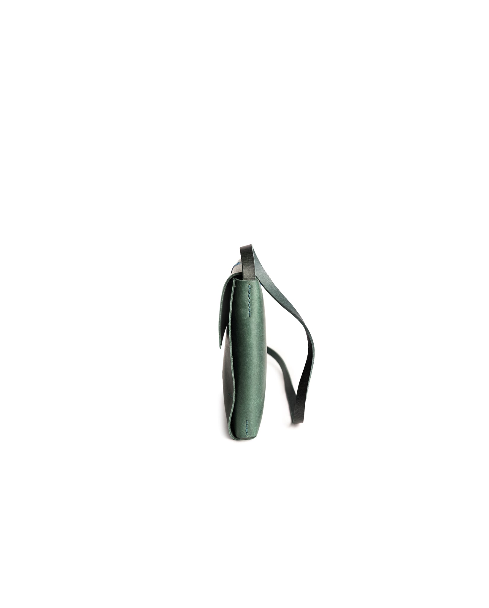 harolds-keeper-shoulderbag-m-schultertasche-schwarz-leder image 4