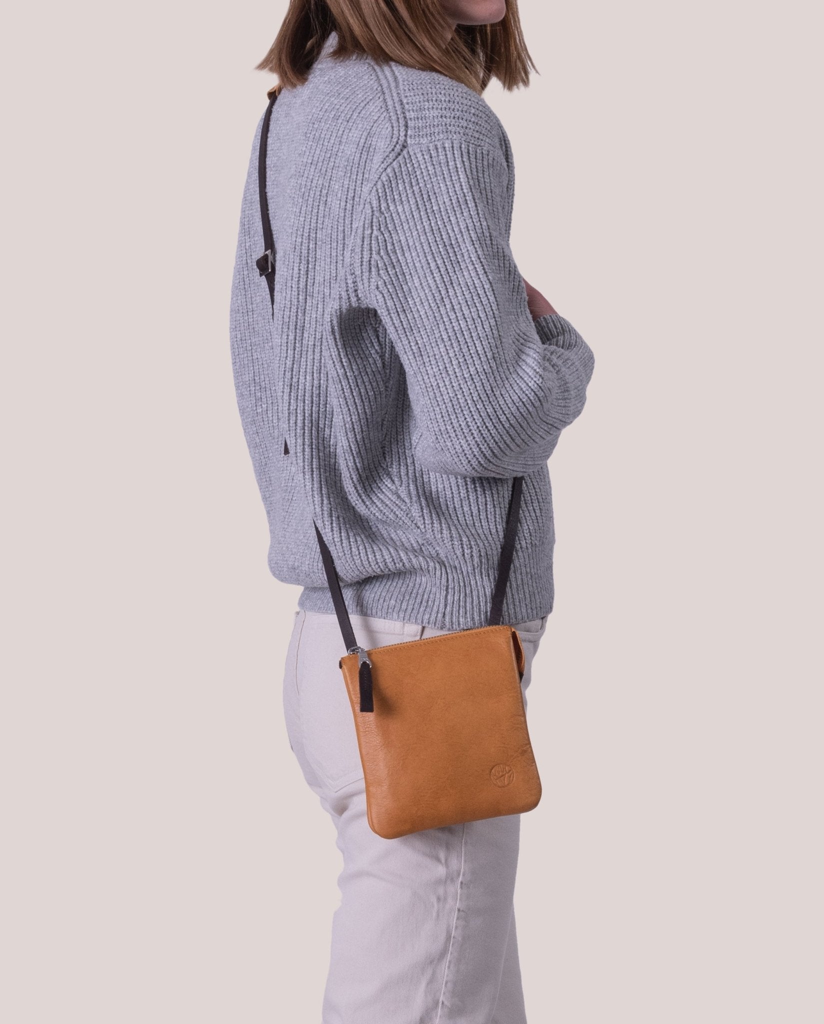 harolds-chaza-crossbag-small-handtasche-leder-schwarz image 2