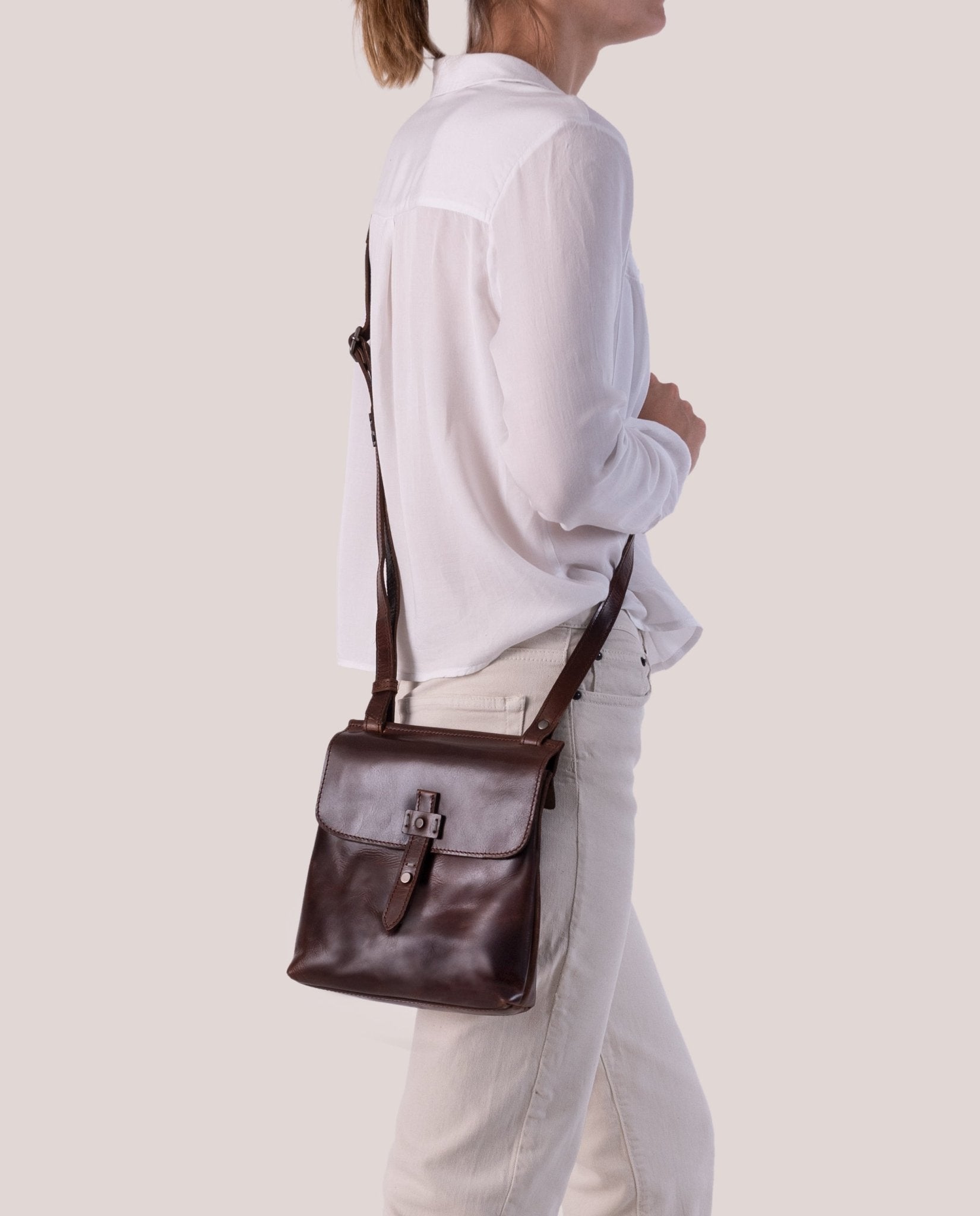 harolds-aberdeen-handbag-upend-m-handtasche-schwarz-rindleder image 2