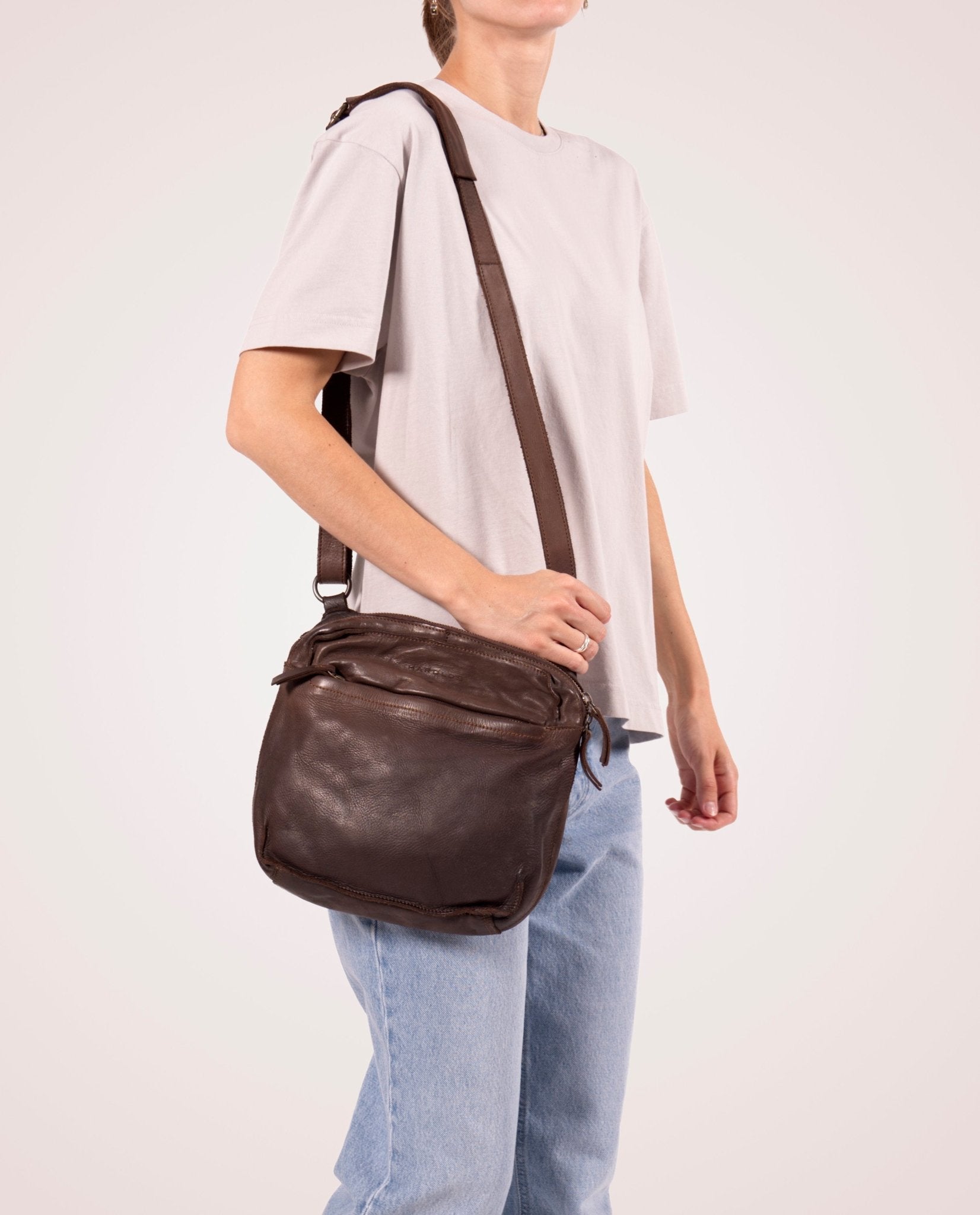 harolds-submarine-crossbag-zip-umh-ngetasche-schwarz-rindleder image 2