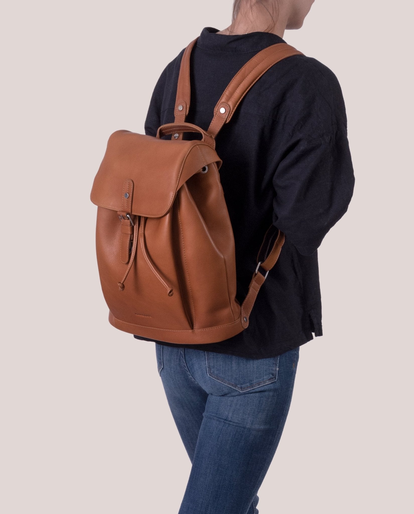 harolds-campo-backpack-m-rucksack-schwarz-vollrindleder image 2