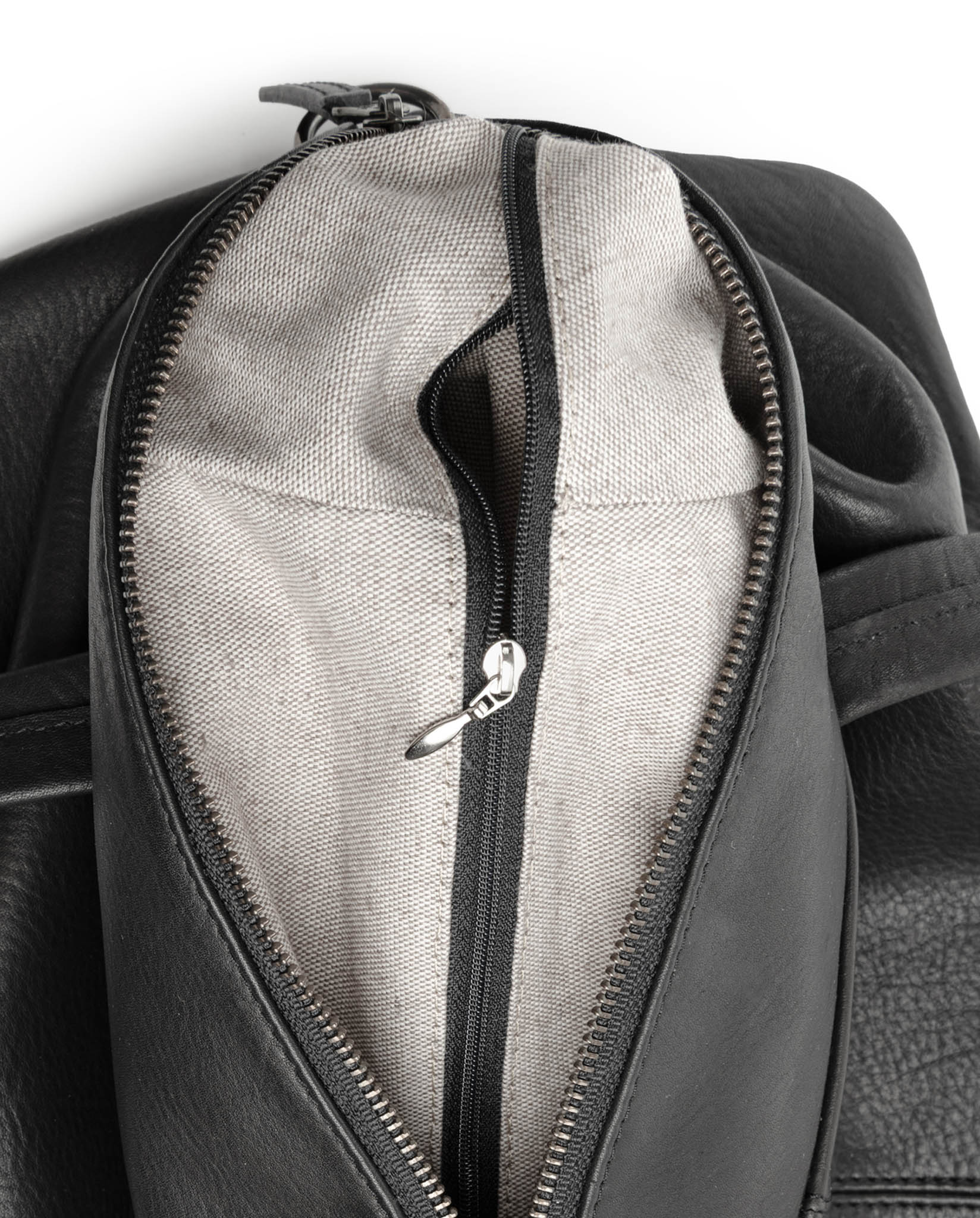 harolds-country-scraper-weekender-reisetasche-schwarz-leder image 4