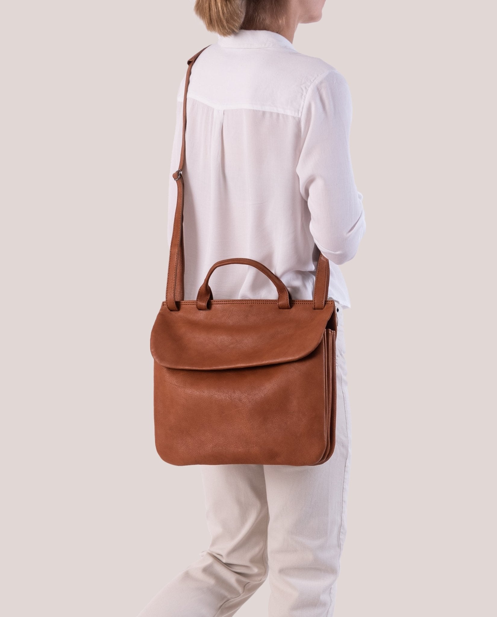 harolds-chacoral-smooth-businessbag-businesstasche-cognac image 4