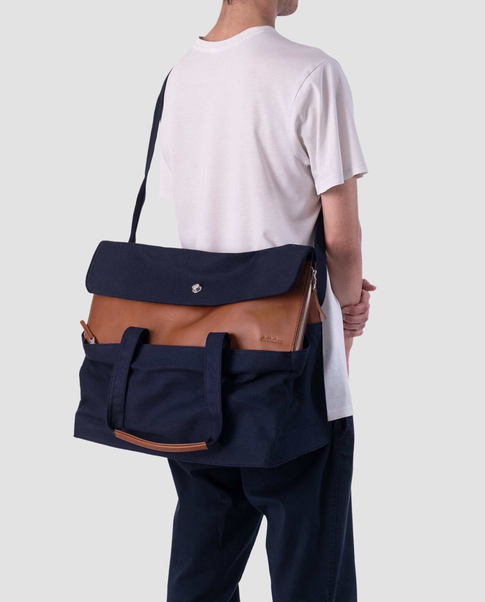 harolds-dothebag-mailbag-travelbag-reisetasche-schwarz image 2