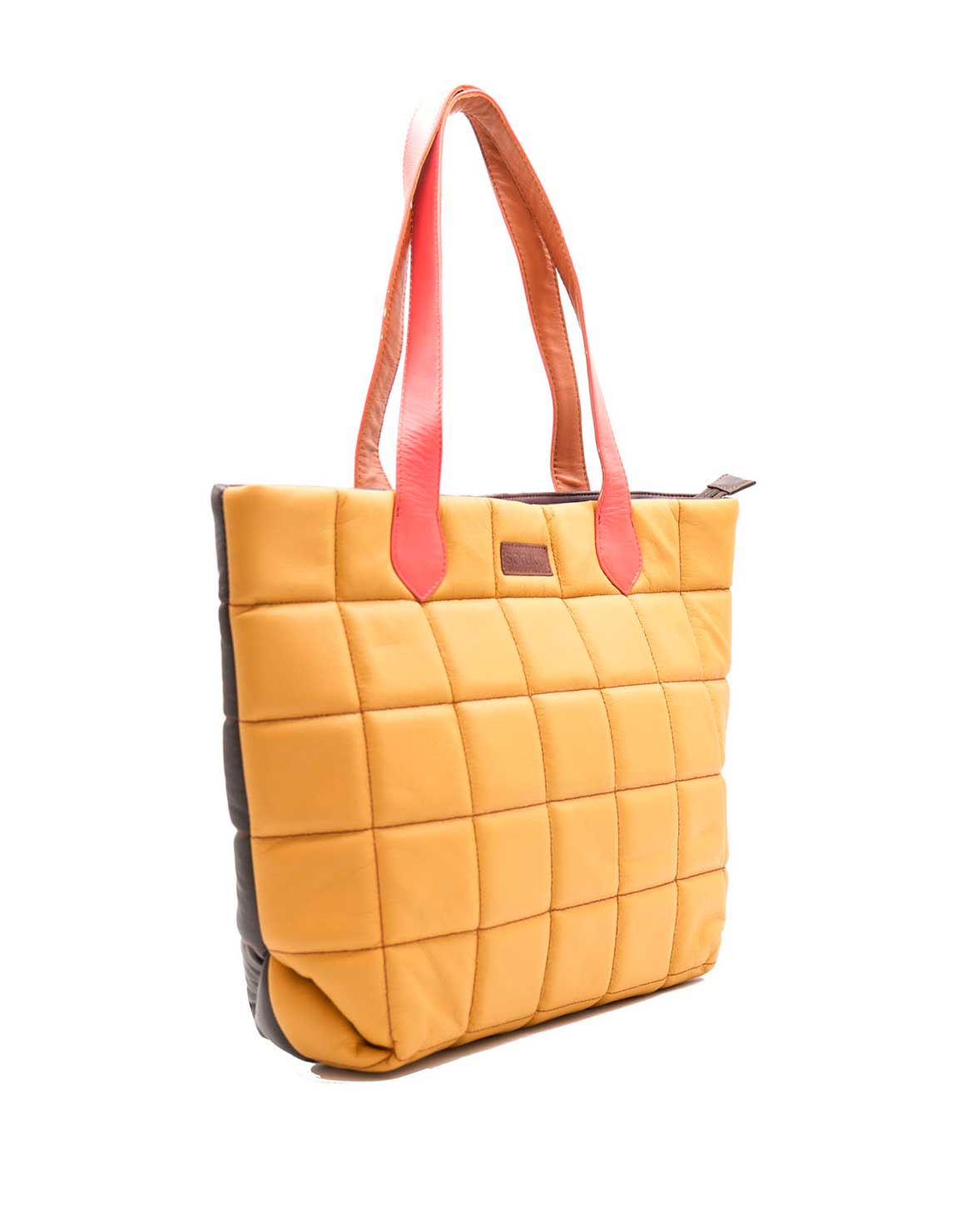 soruka-quilted-shopper-schultertasche-gelb-recycling-leder image 2