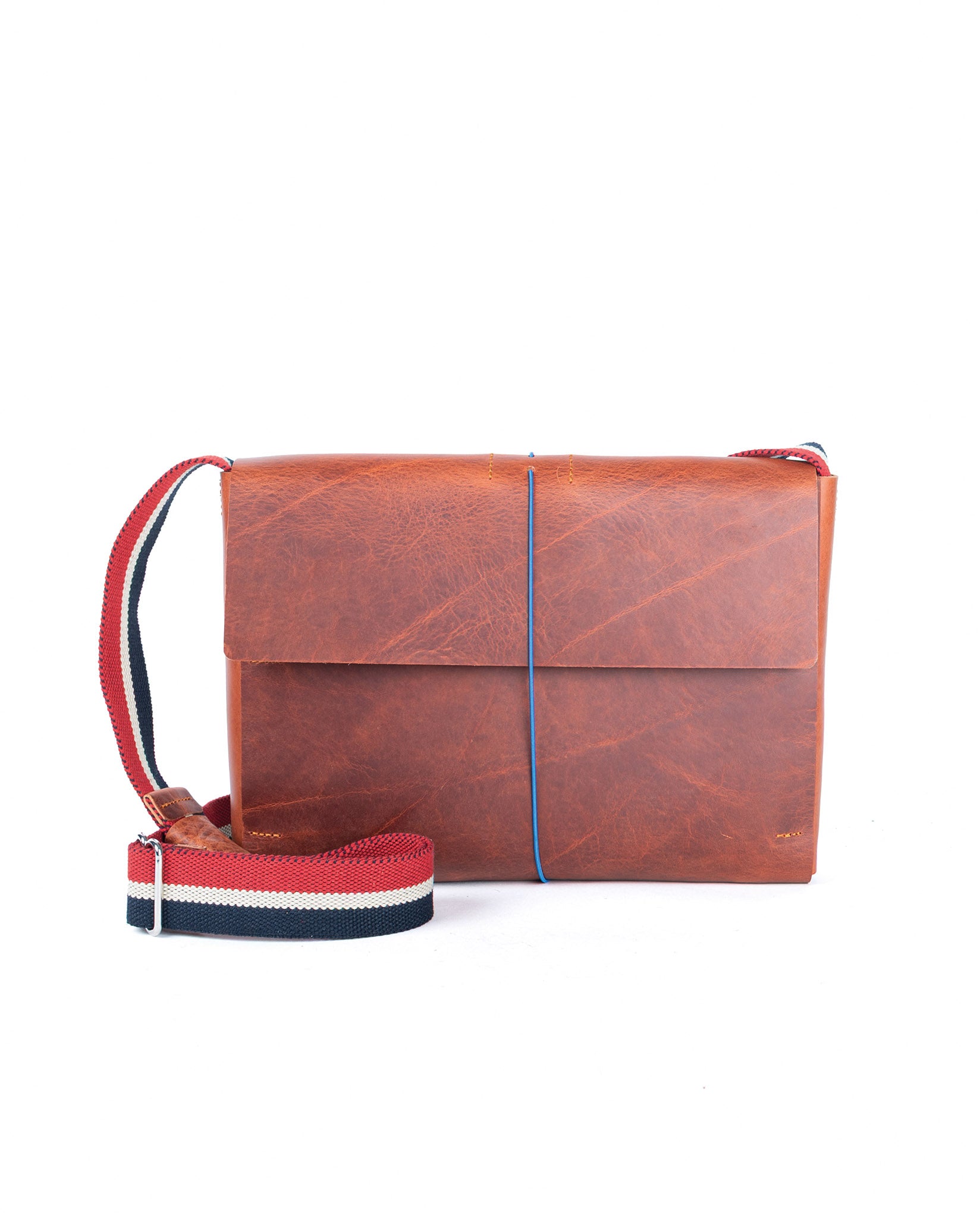 harolds-keeper-shoulderbag-l-schultertasche-schwarz-leder image 1