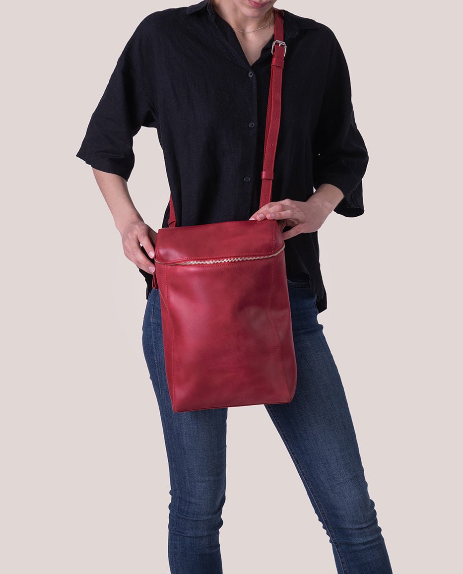 harolds-box-backpack-shoulderbag-rucksack-rot-omega-leder image 2