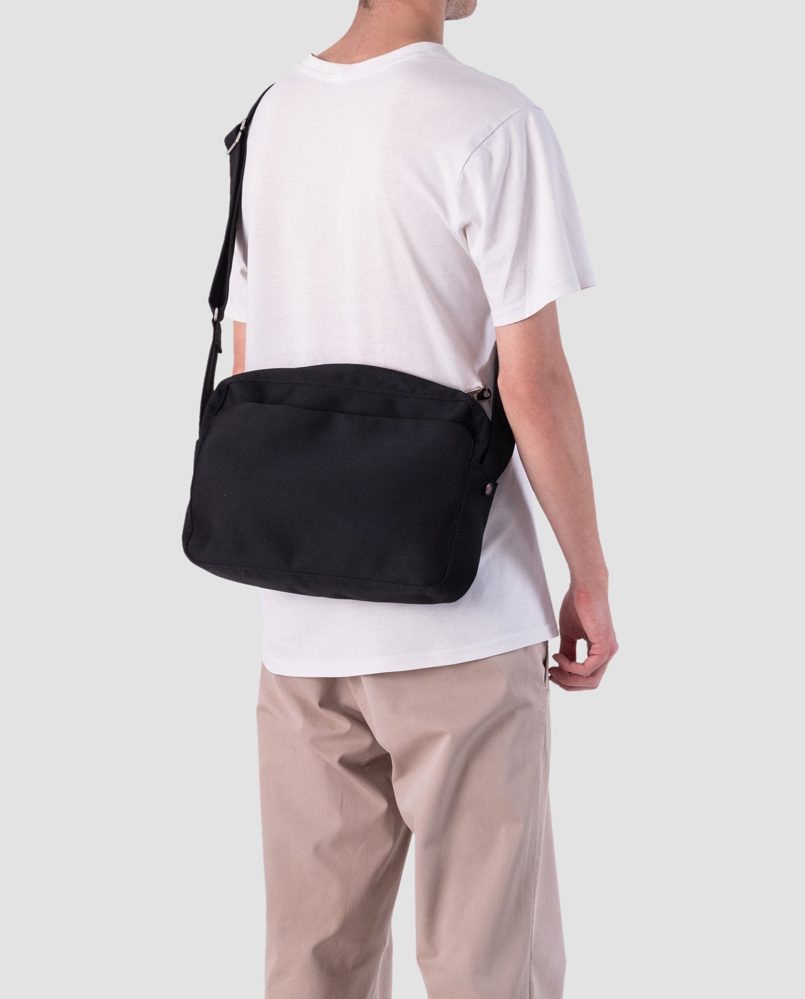 harolds-dothebag-messenger-s-schwarz-cabriostoff-a4 image 2