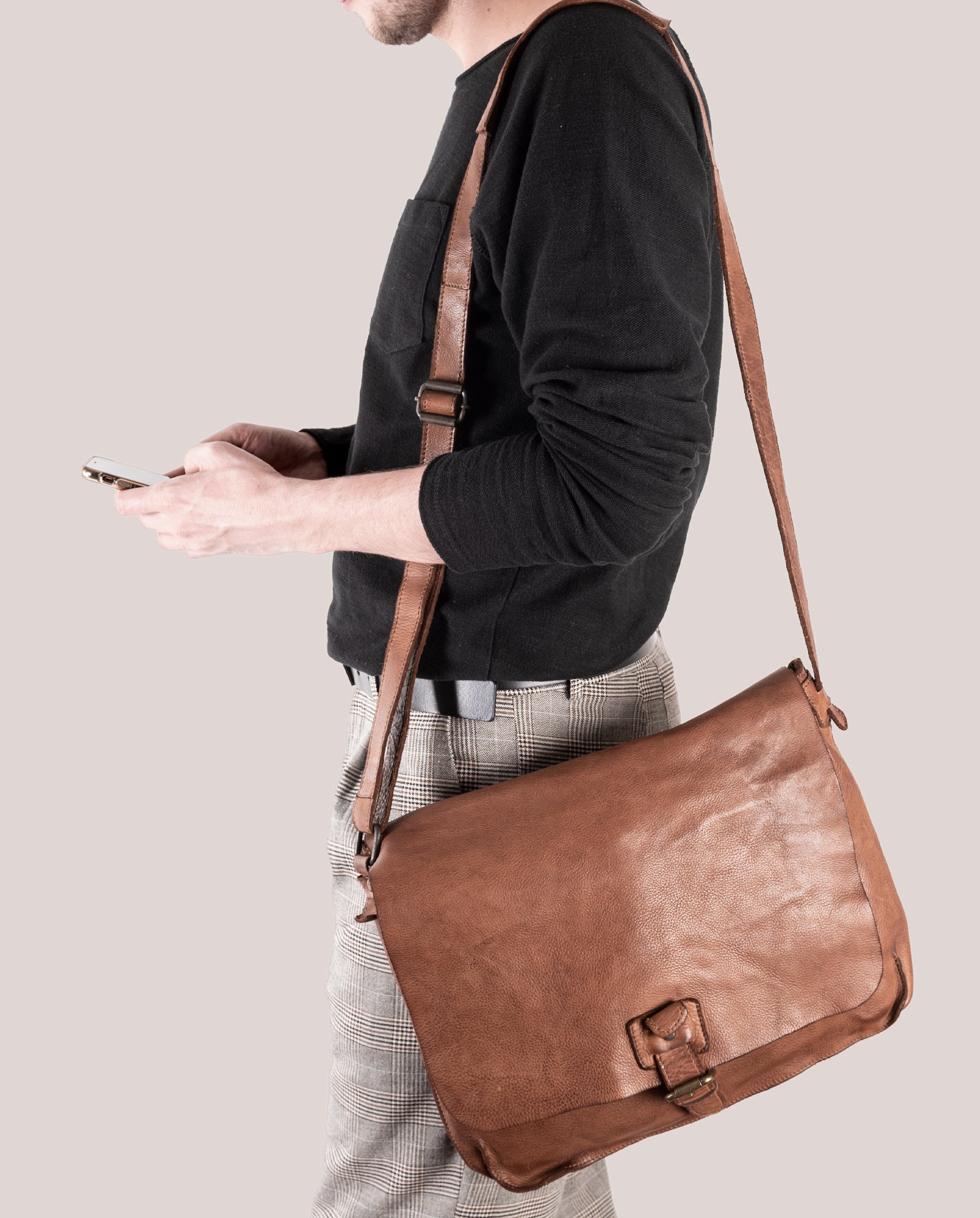 harolds-submarine-messengerbag-kuriertasche-schwarz-a4 image 2