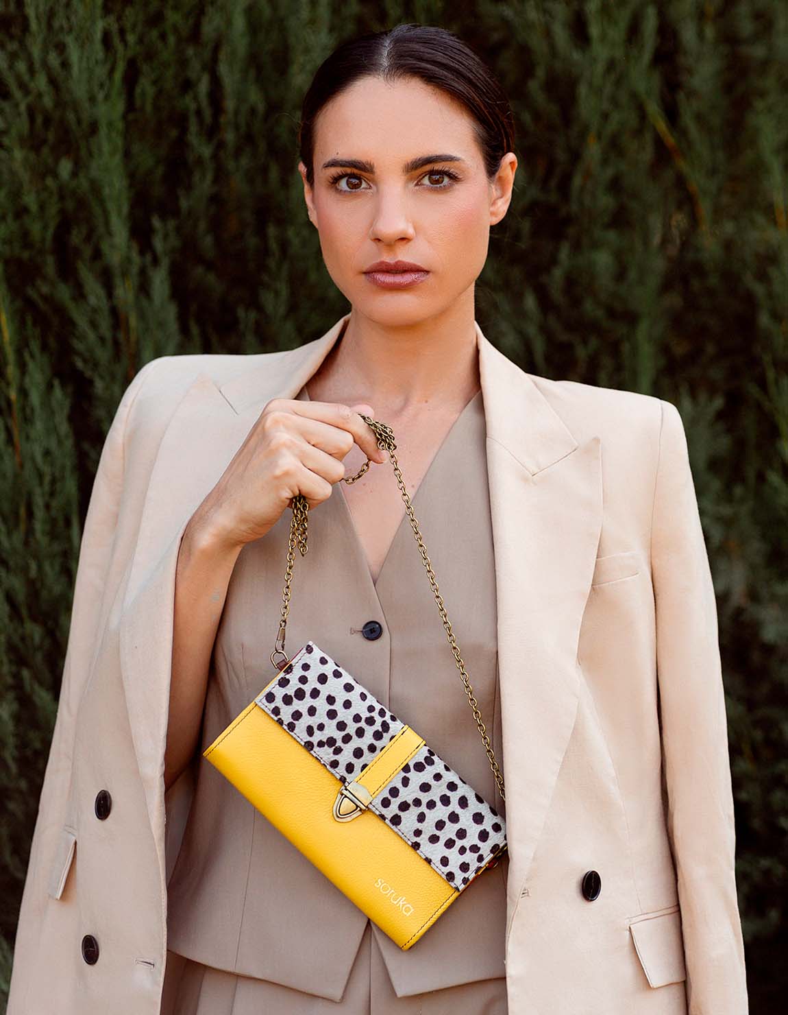 soruka-rome-clutch-leder-rot-animal-print-20-5x12cm image 7