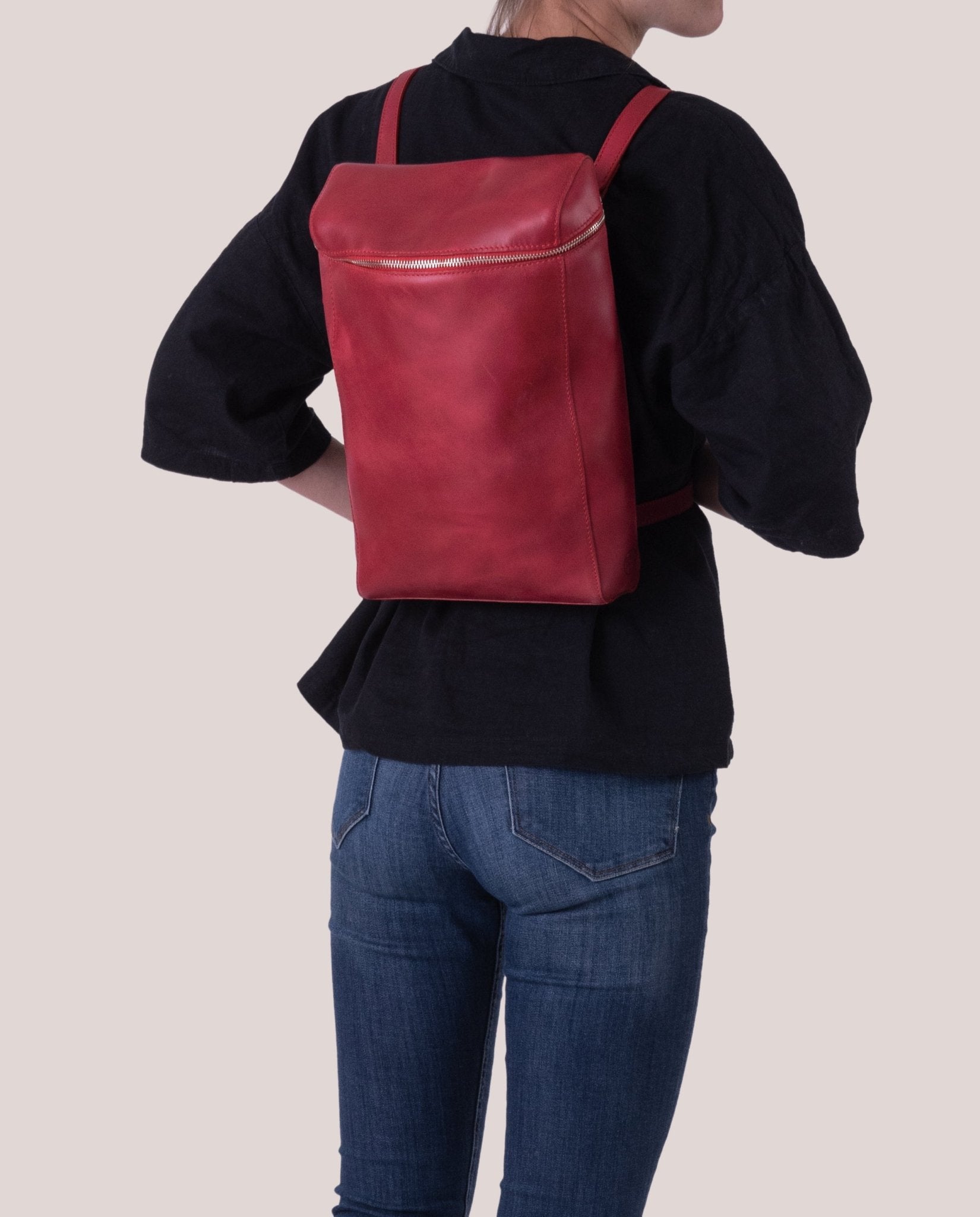 harolds-box-backpack-shoulderbag-rucksack-rot-omega-leder image 3