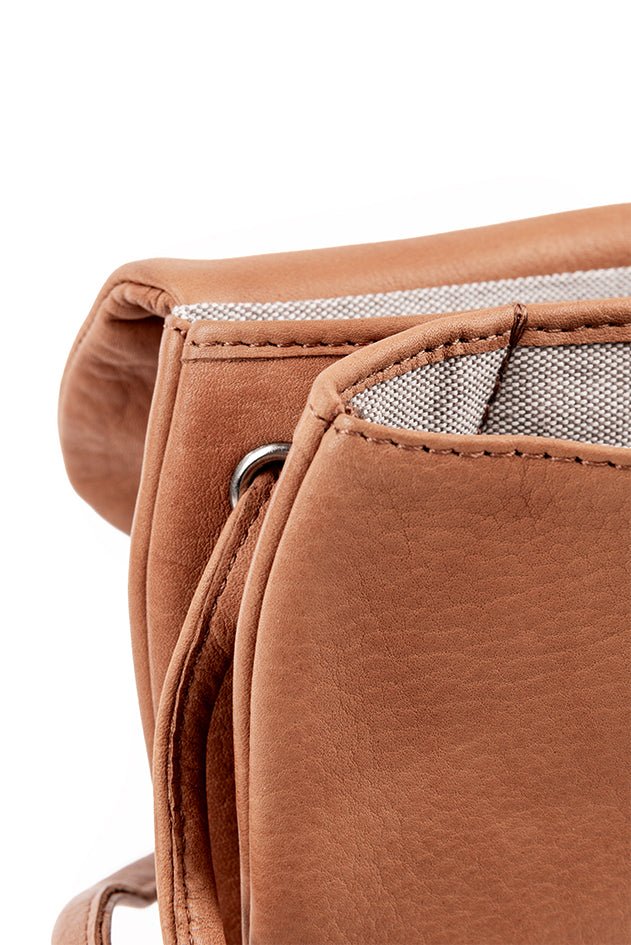 harolds-cufu-slingbag-schultertasche-schwarz-rinderleder image 4