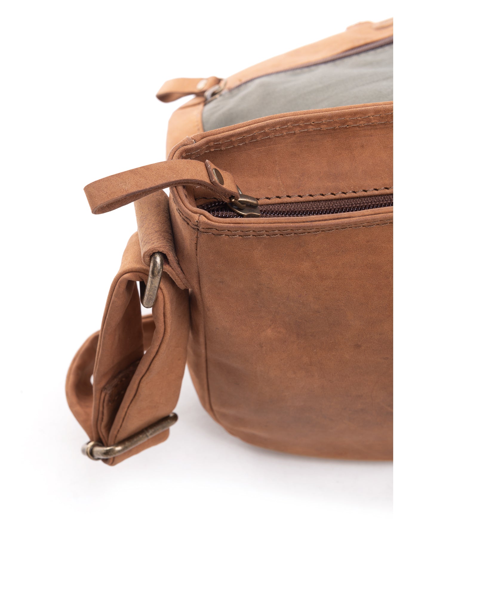 harolds-antic-slingbag-l-umh-ngetasche-natur-patina-leder image 5