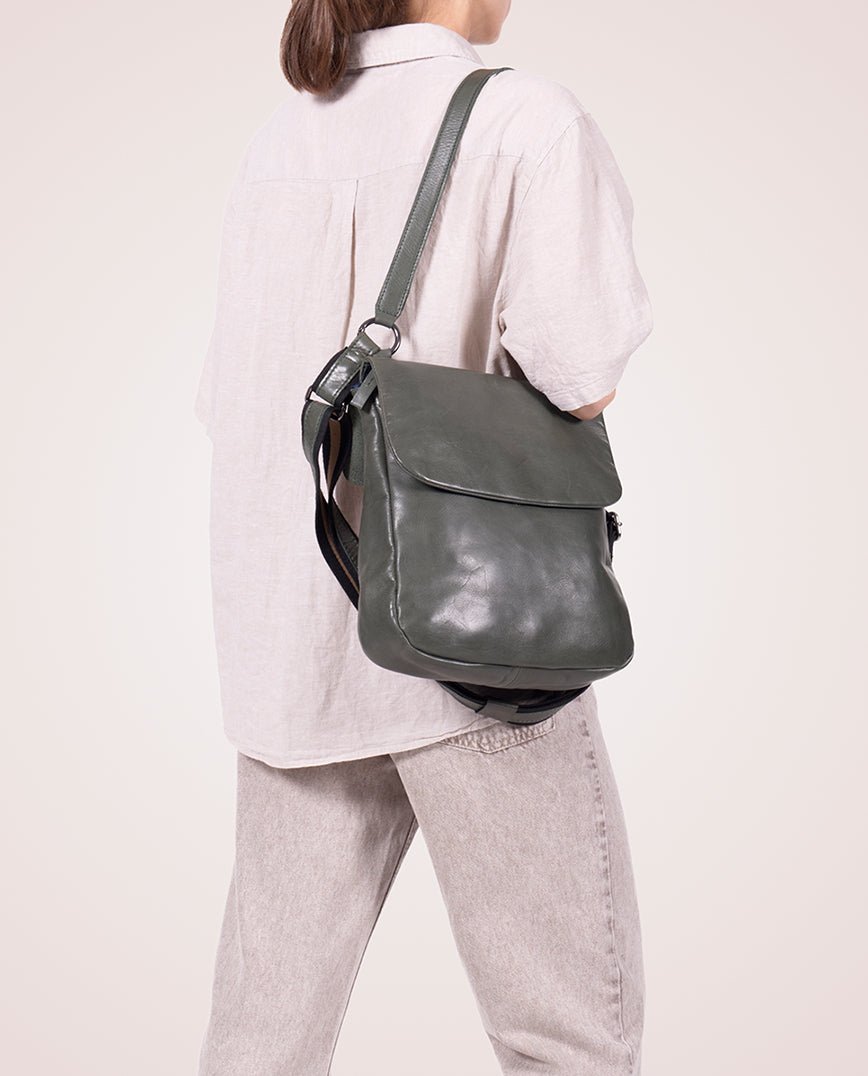 harolds-caugio-double-up-schultertasche-schwarz-leder image 3