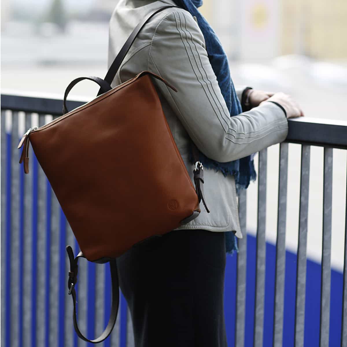 harolds-chaza-backpack-rucksack-schwarz-pflanzlich-gegerbt image 2