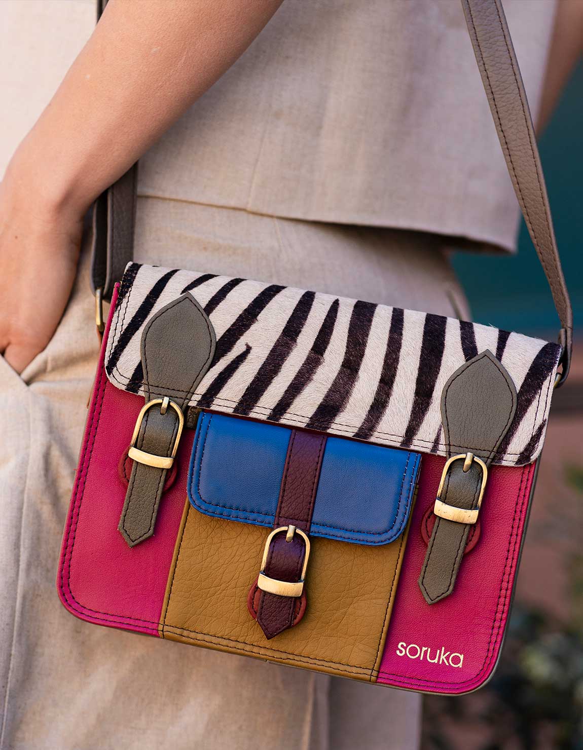 soruka-lisna-umh-ngetasche-leder-gelb-lila-animal-print image 5