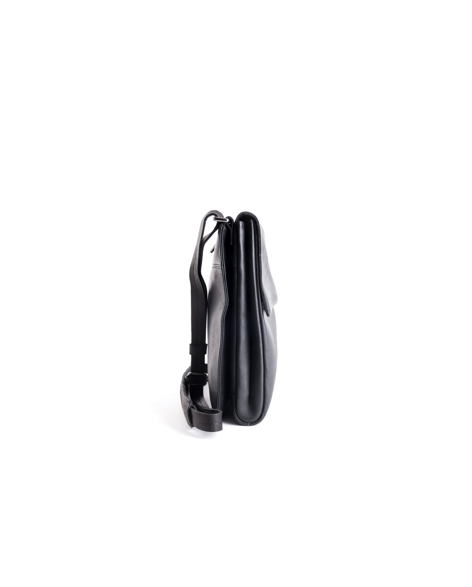 harolds-campo-plaid-messengerbag-m-schwarz-rindleder image 3