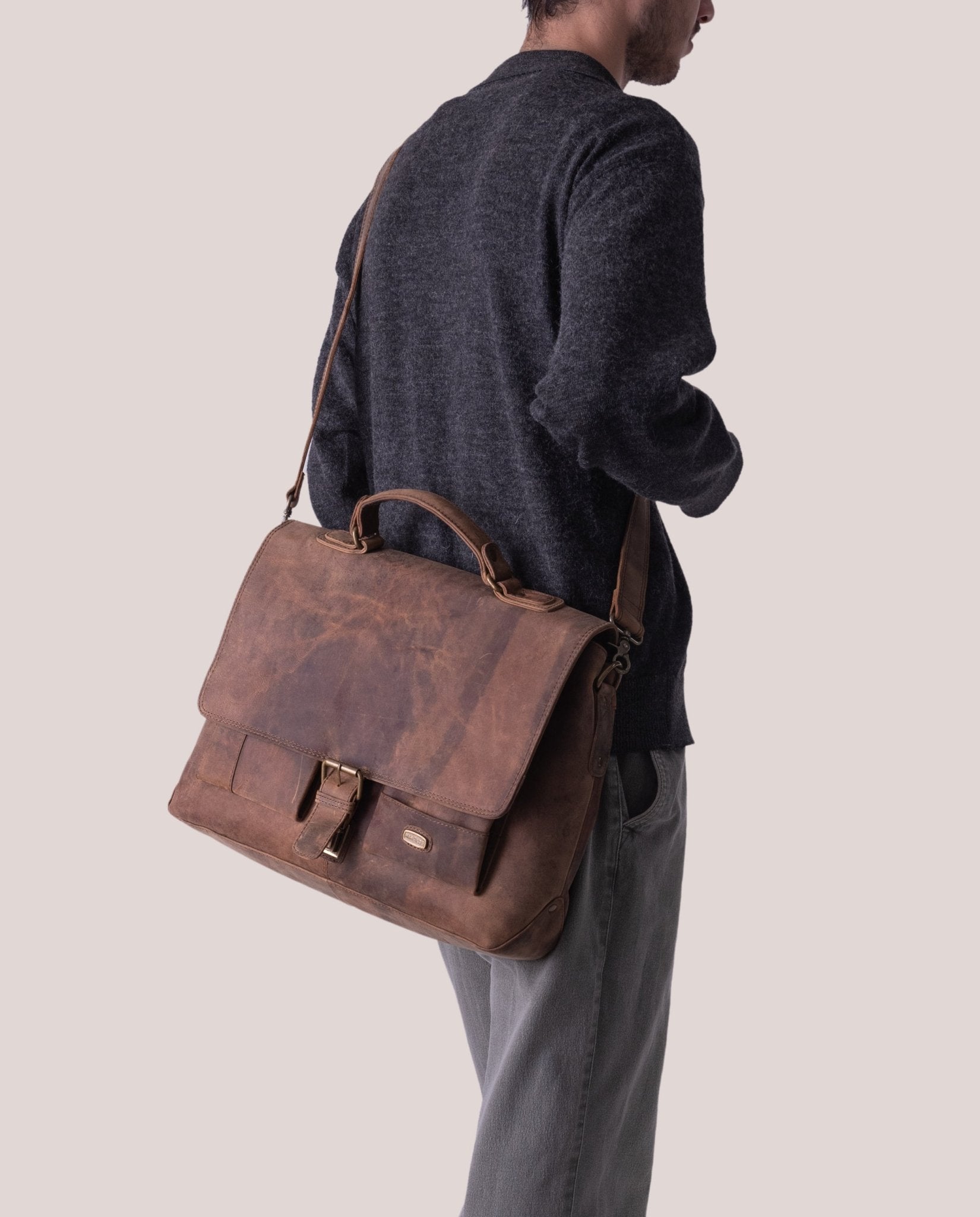 harolds-antic-briefcase-l-aktentasche-natur-patina-leder image 2