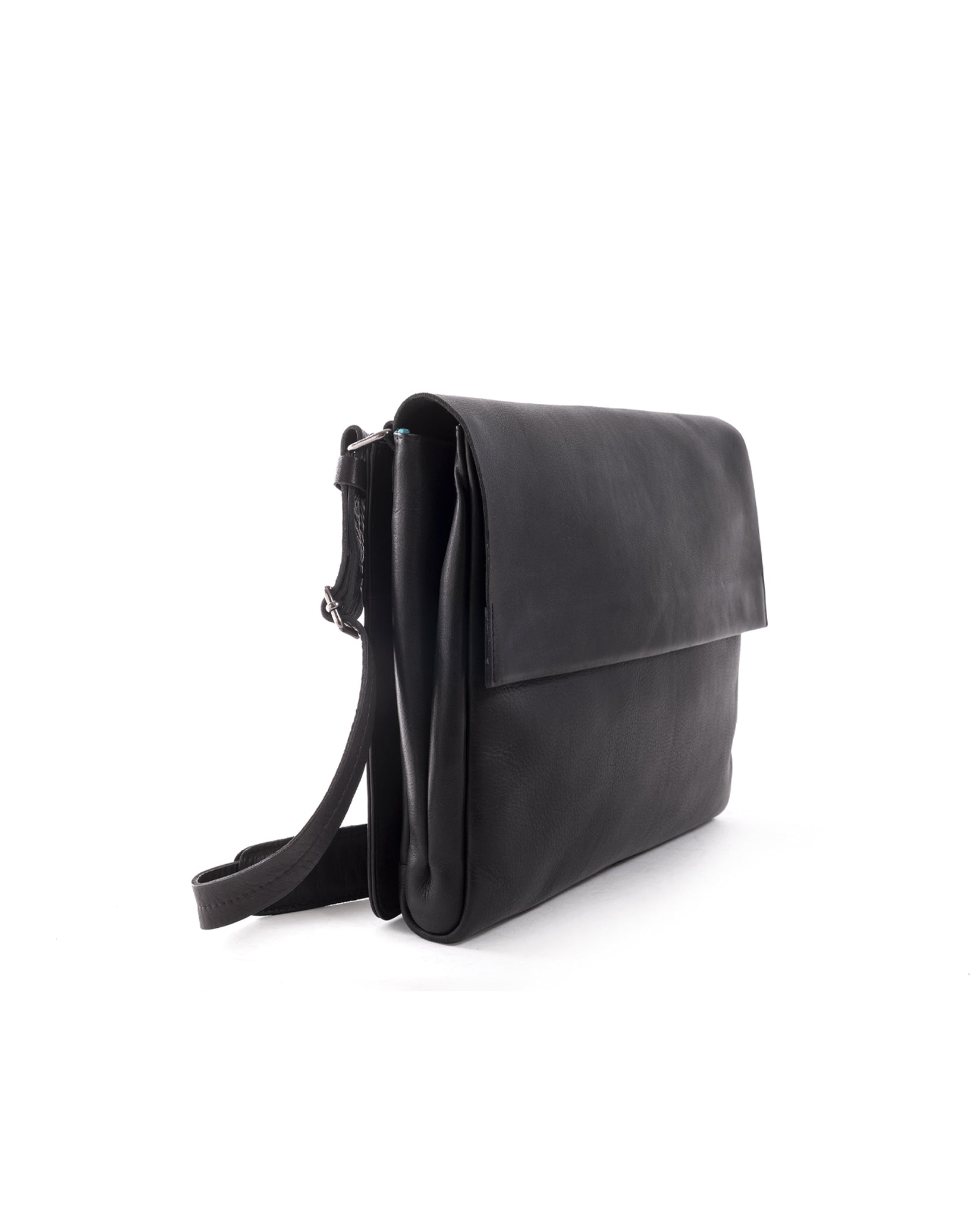 harolds-campo-plaid-messengerbag-kuriertasche-schwarz-leder image 3