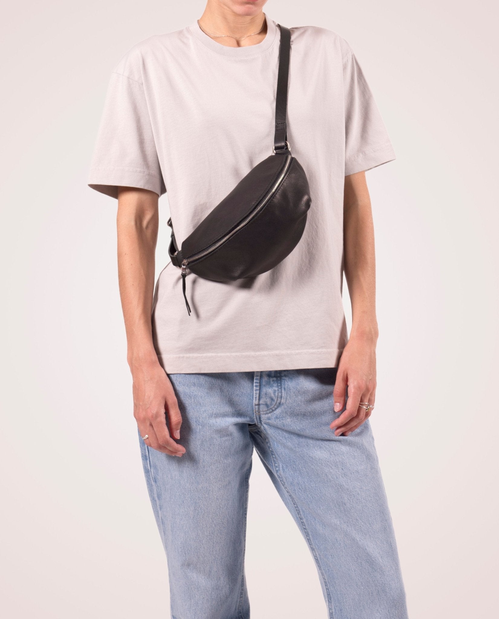 harolds-nabuku-hipbag-small-g-rteltasche-schwarz-nubuk image 2