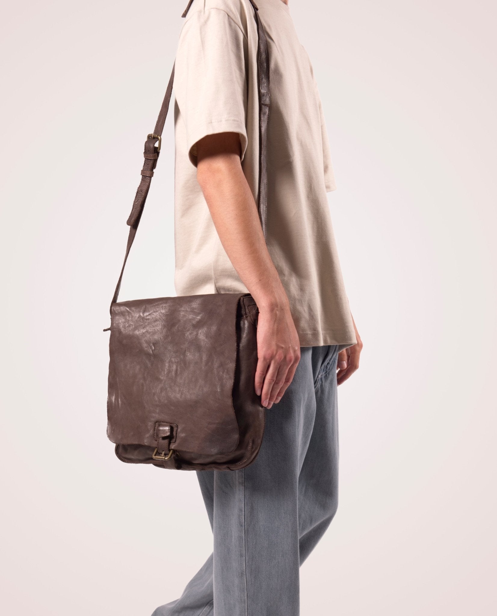 harolds-submarine-messengerbag-upend-umh-ngetasche-schwarz-a4 image 2