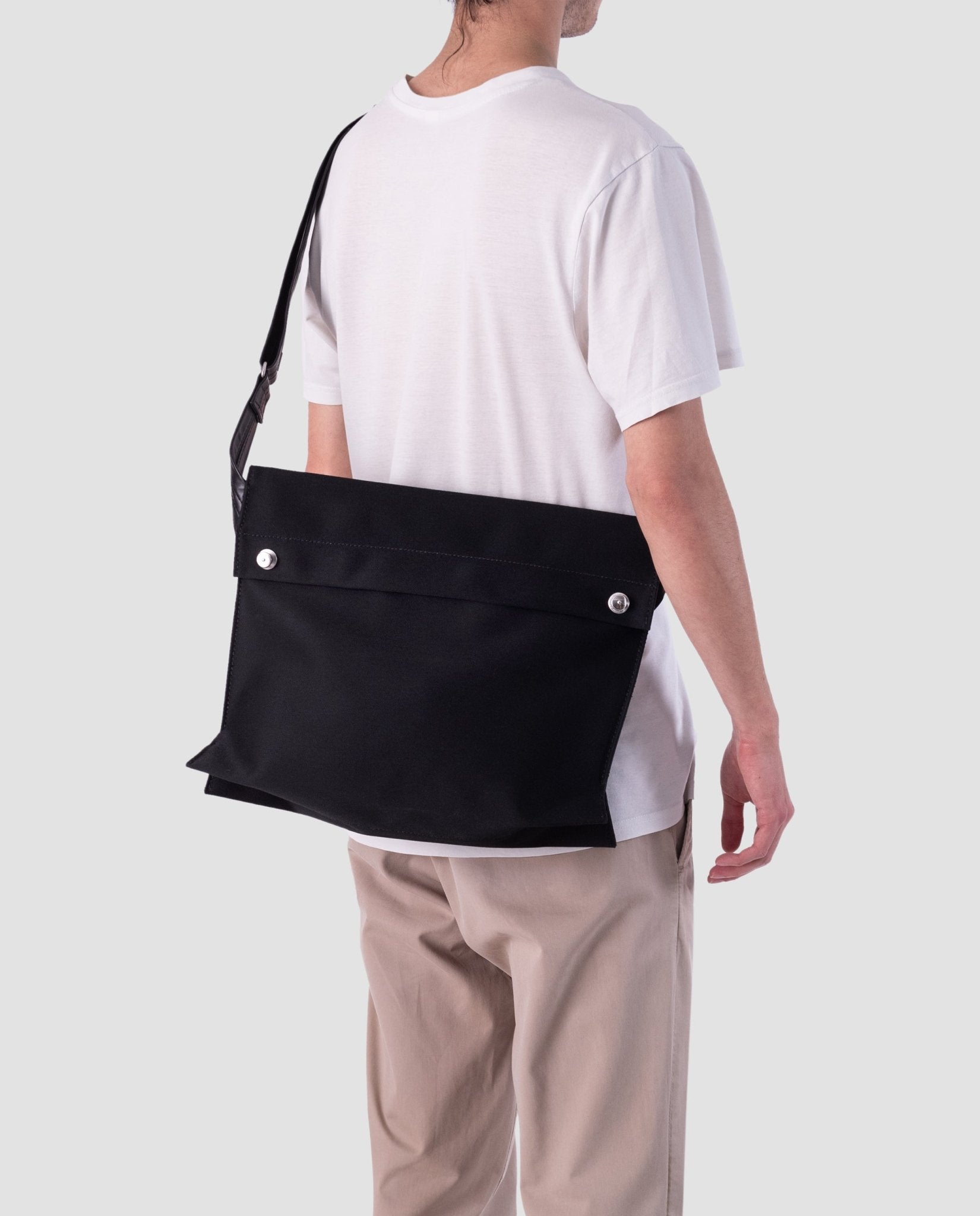 harolds-cubicbag-messenger-m-kuriertasche-schwarz image 2