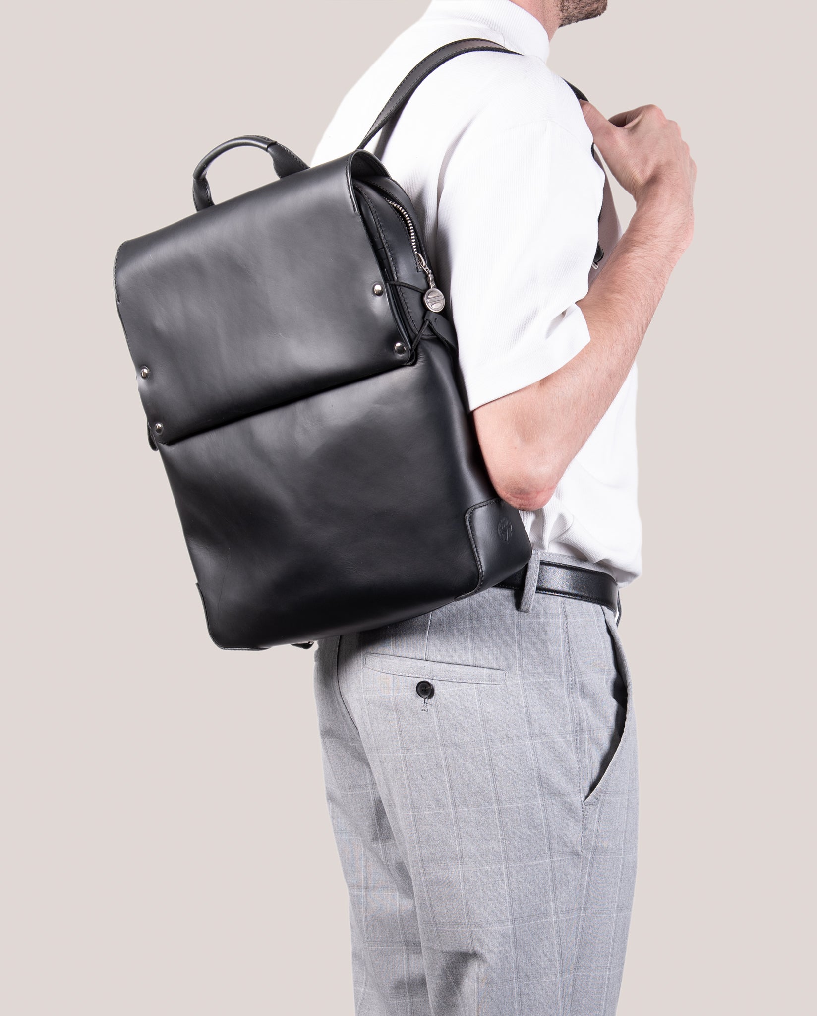 harolds-jil-backpack-rucksack-schwarz-leder-a4 image 2