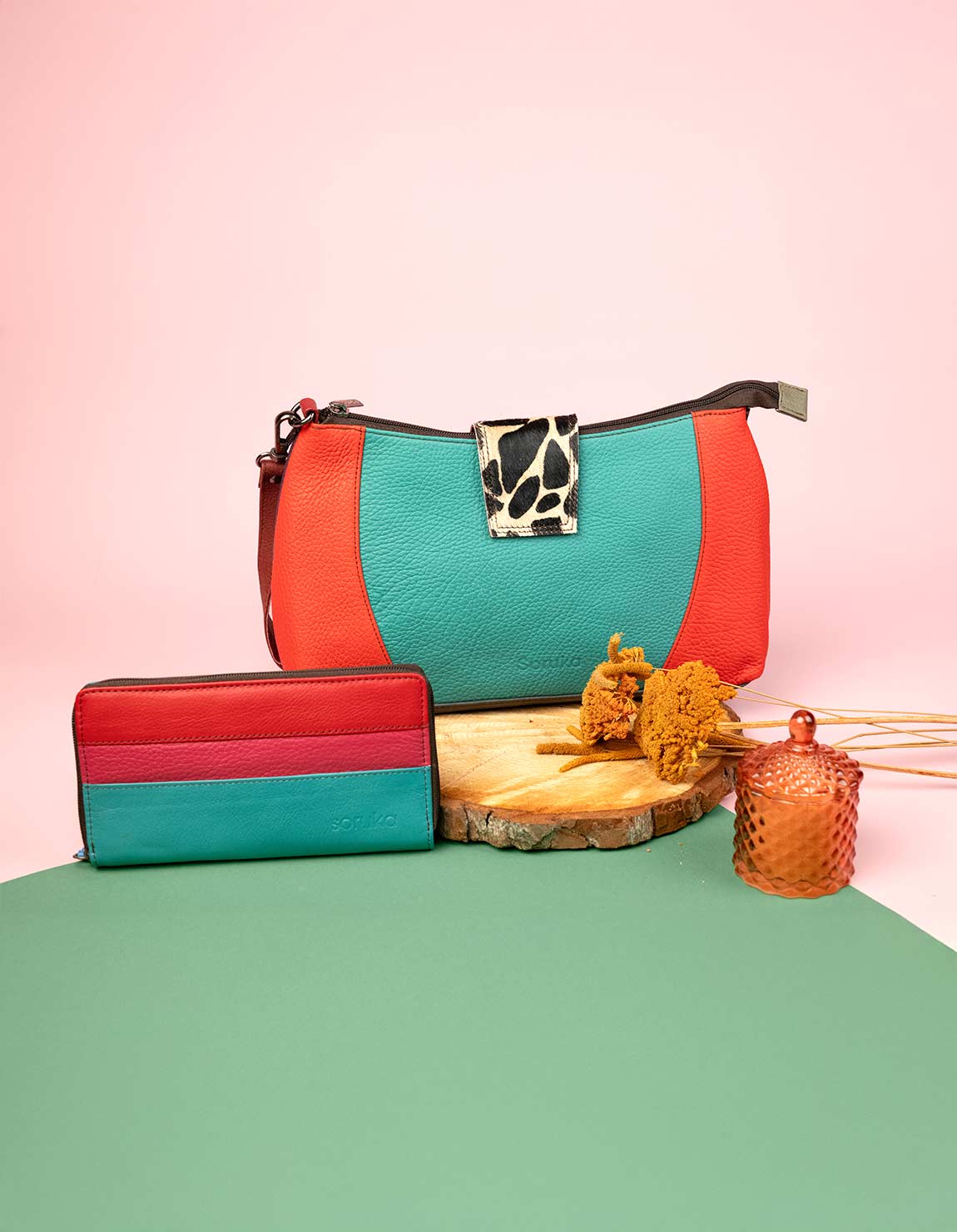 soruka-brest-tokyo-taschen-set-gr-n-rot-animal-print image 1