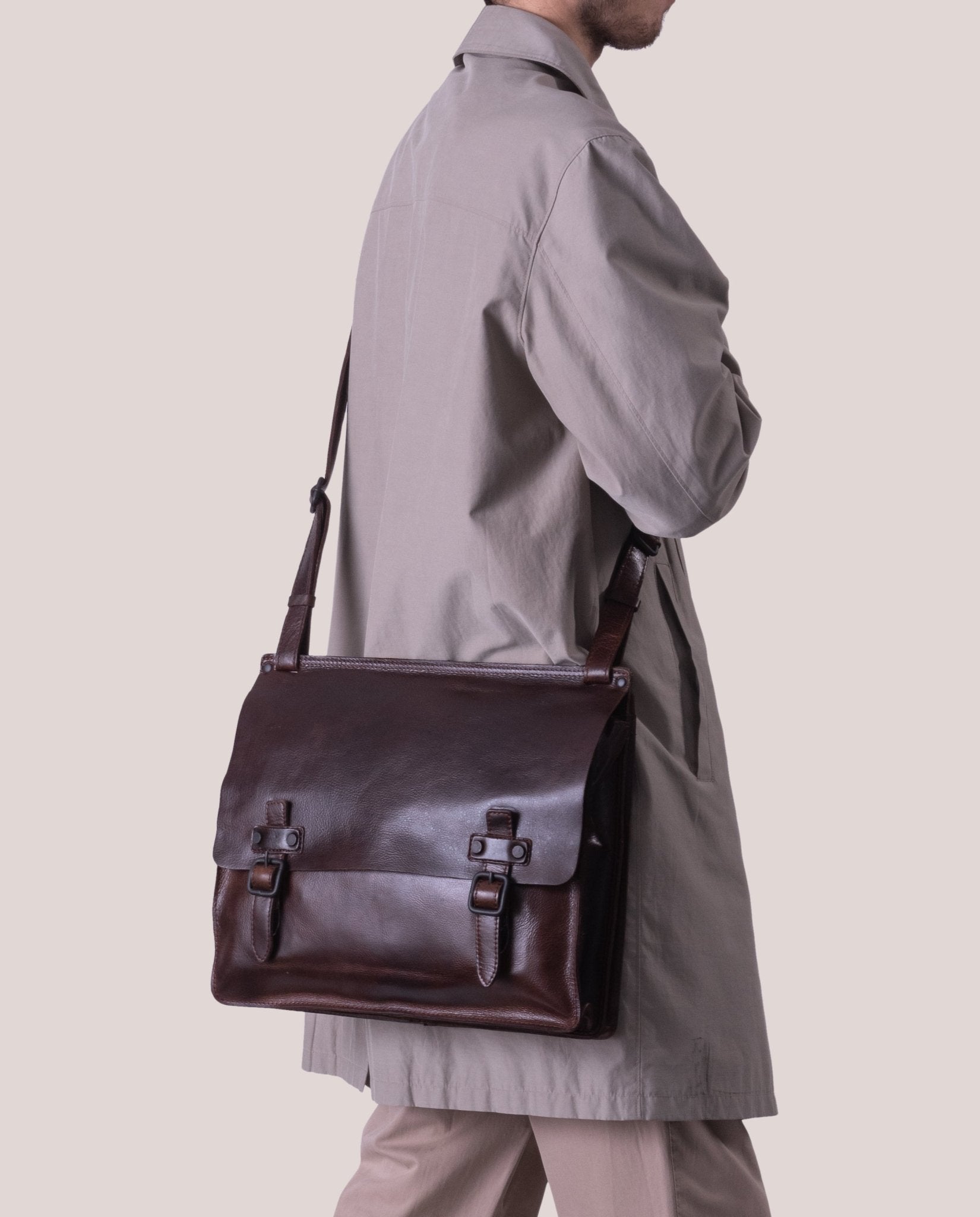 harolds-aberdeen-messengerbag-m-kuriertasche-schwarz-15-zoll image 2