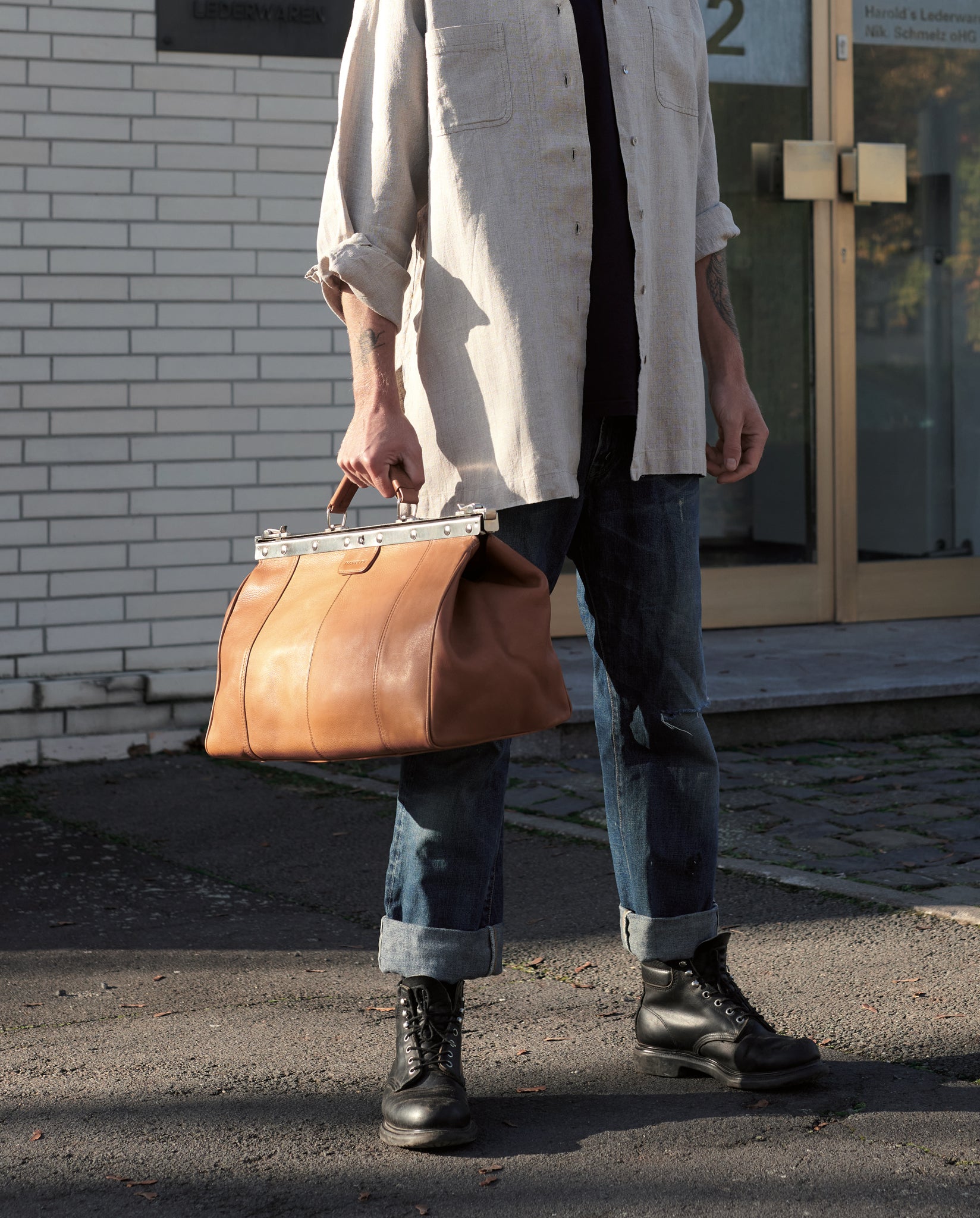 harolds-country-doctor-s-bag-medium-arzttasche-braun-leder image 8