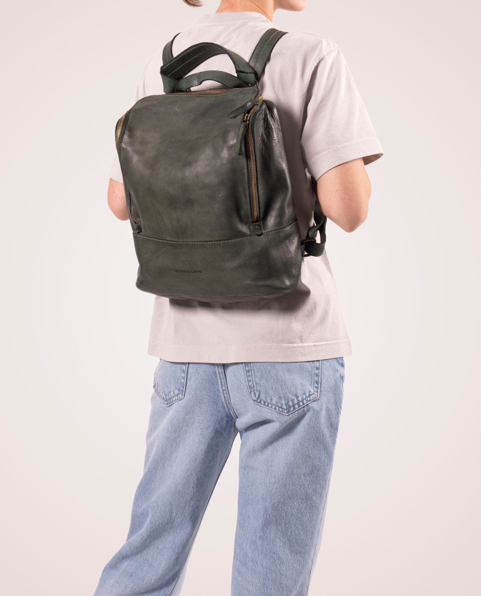 harolds-submarine-notebook-backpack-s-rucksack-schwarz-leder image 2