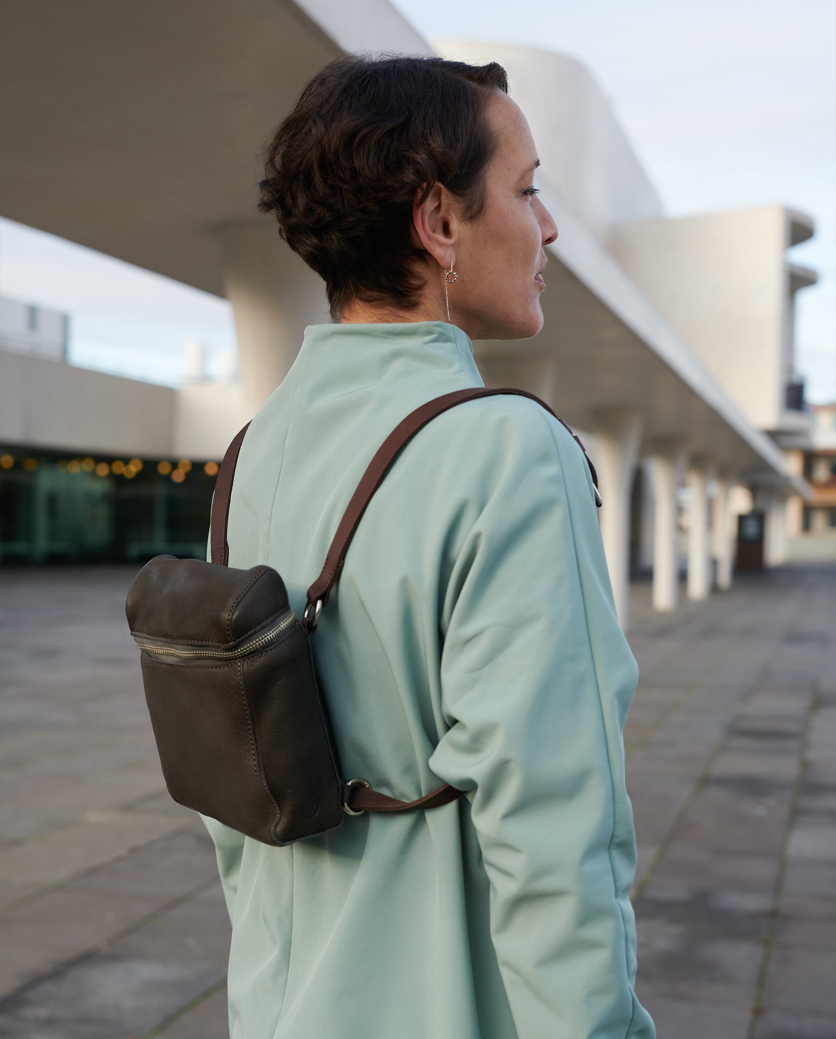 harolds-box-crossbag-umh-ngetasche-schwarz-rucksack-leder image 2