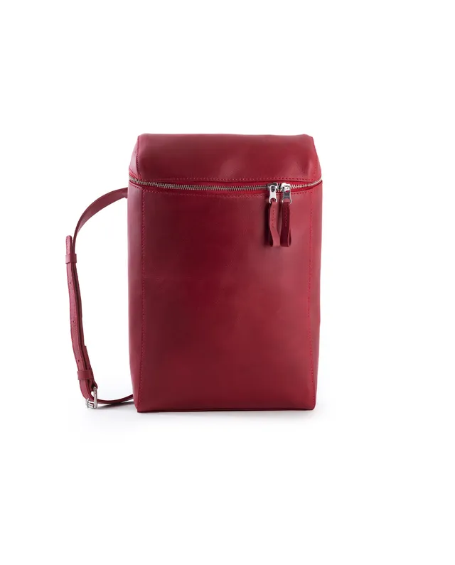 harolds-box-backpack-leder-rucksack-schwarz-omega-22x33-cm image 1