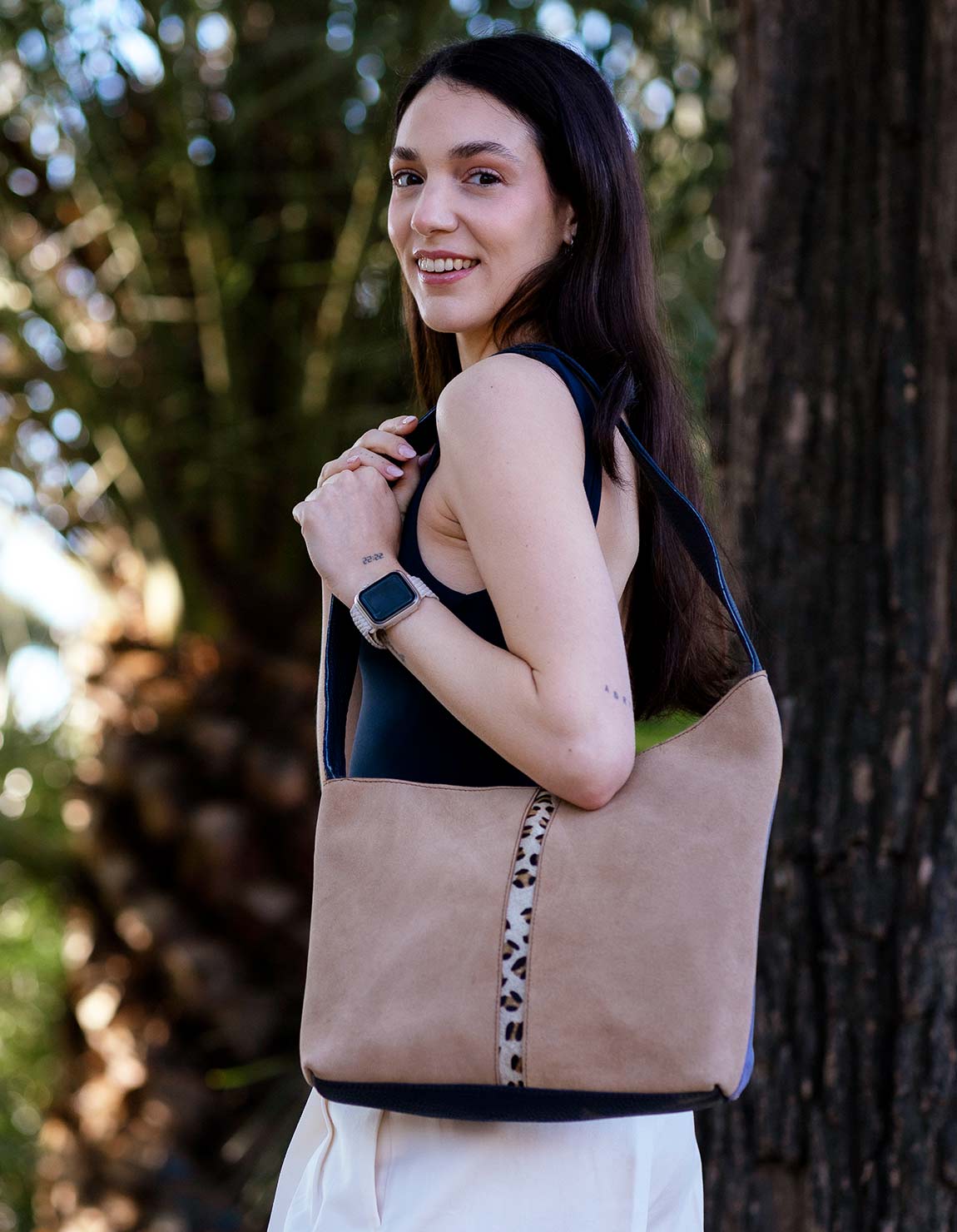 soruka-viena-umh-ngetasche-rot-beige-wendetasche-leder image 4
