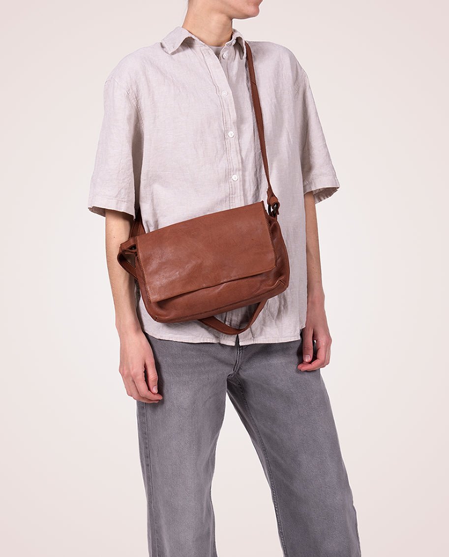 harolds-submarine-handbag-flap-s-handtasche-cognac-leicht image 3