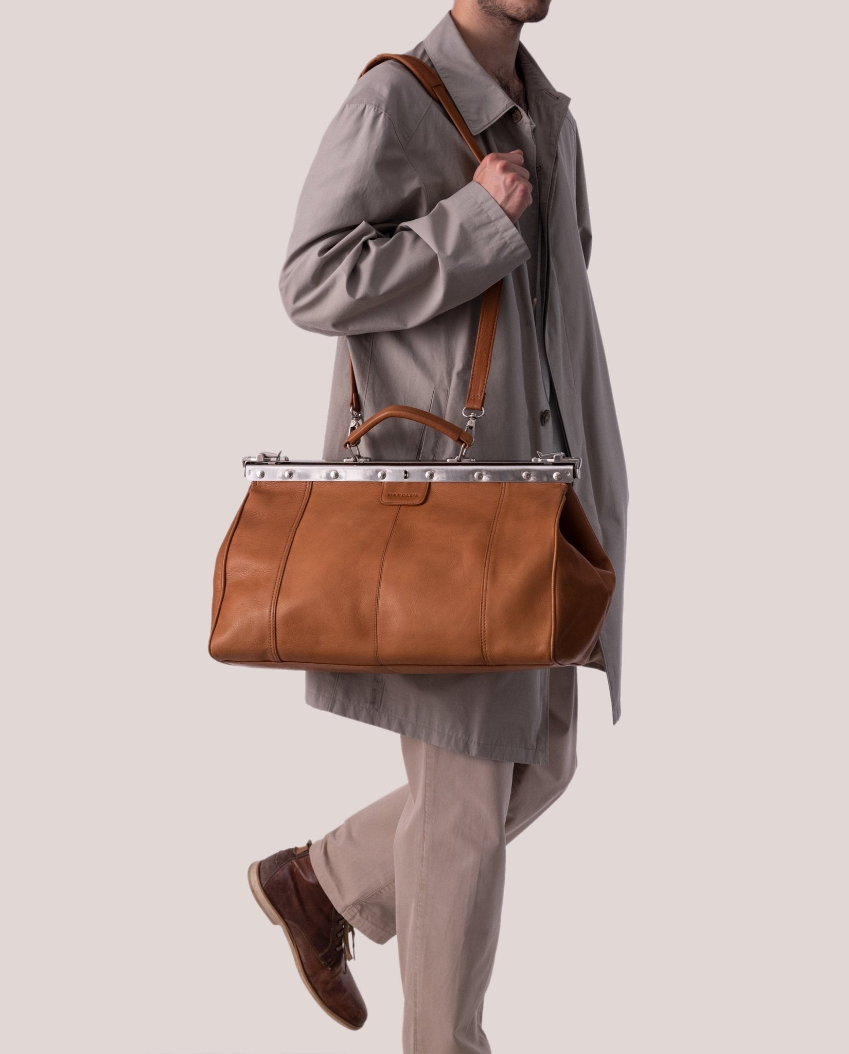 harolds-country-doctor-s-bag-medium-arzttasche-braun-leder image 2