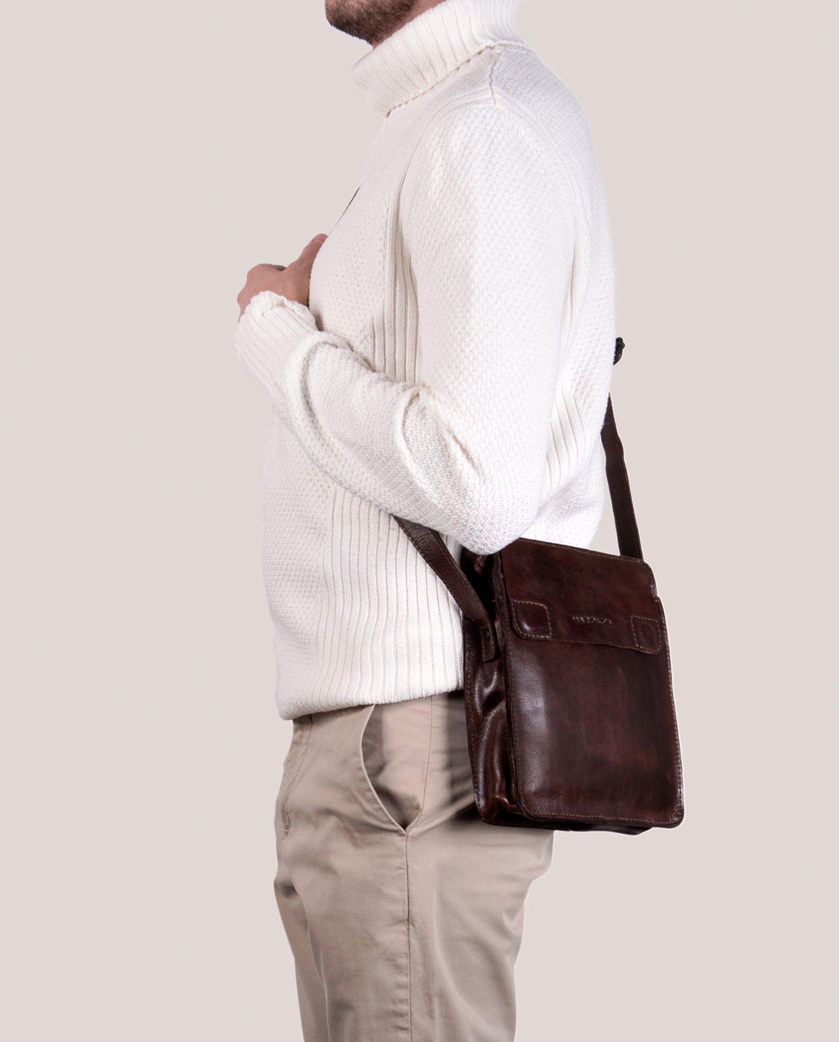 harolds-aberdeen-crossbag-m-umh-ngetasche-schwarz-leder image 2