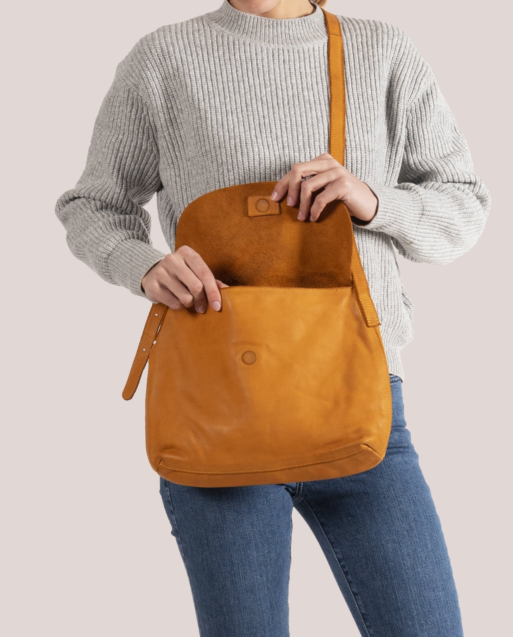 harolds-submarine-shoulderbag-handtasche-schwarz-rindleder image 3