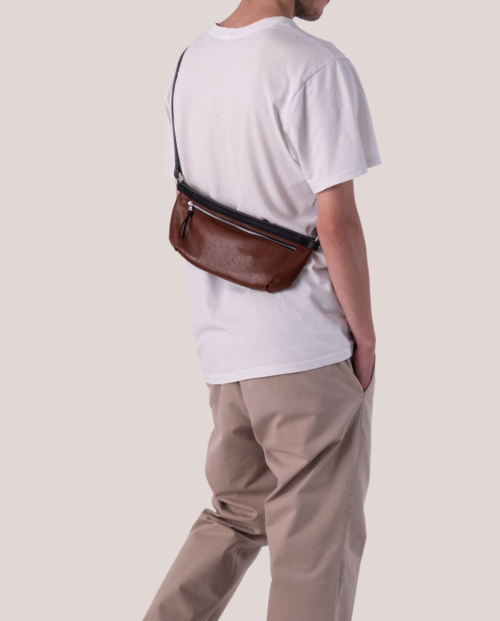 harolds-nabuku-beltbag-g-rteltasche-cognac-nubukleder image 1