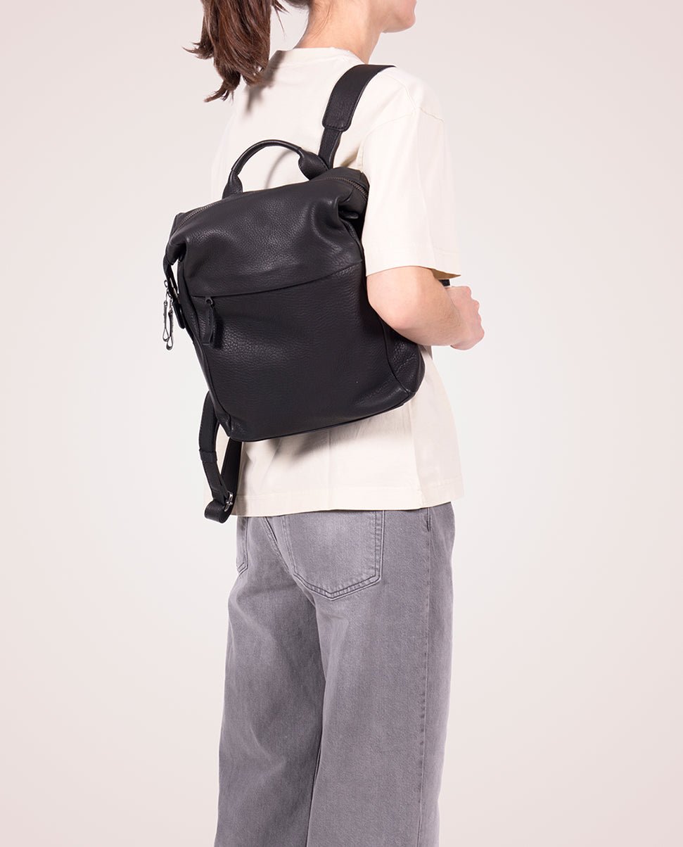 harolds-country-scraper-backpack-small-rucksack-schwarz image 2